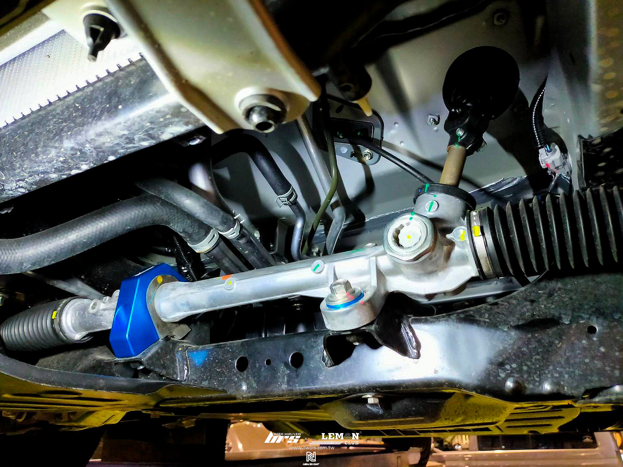 Toyota Town Ace 安裝 HARDRACE方向機固定鋁座