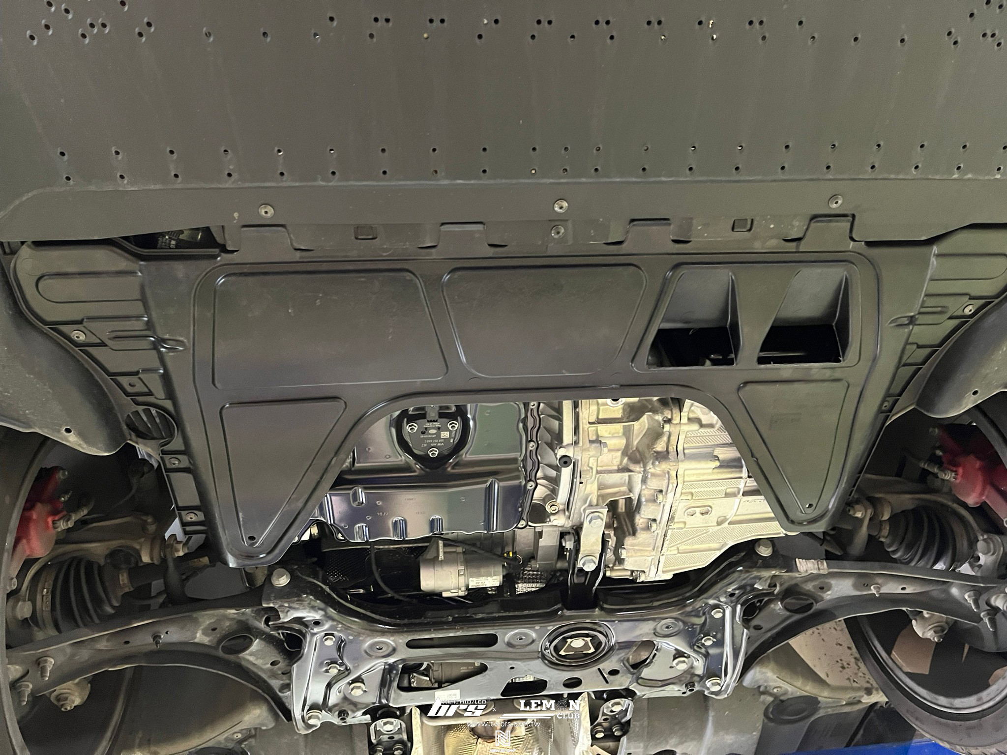 Skoda Octavia MK4 安裝 怠速熄火啟停自動關閉器+引擎前下護板