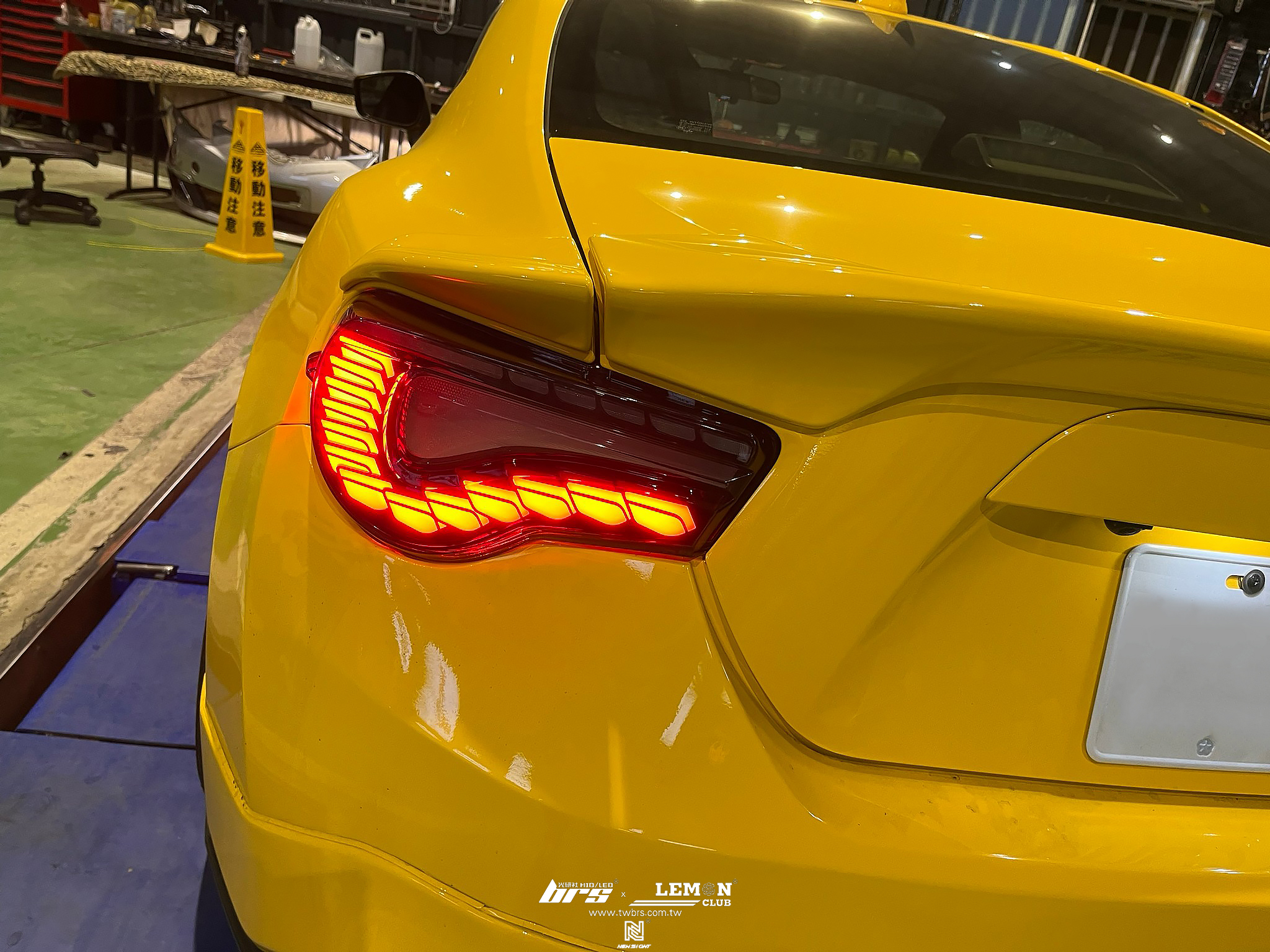 Toyota 86 安裝 燻黑龍鱗LED尾燈