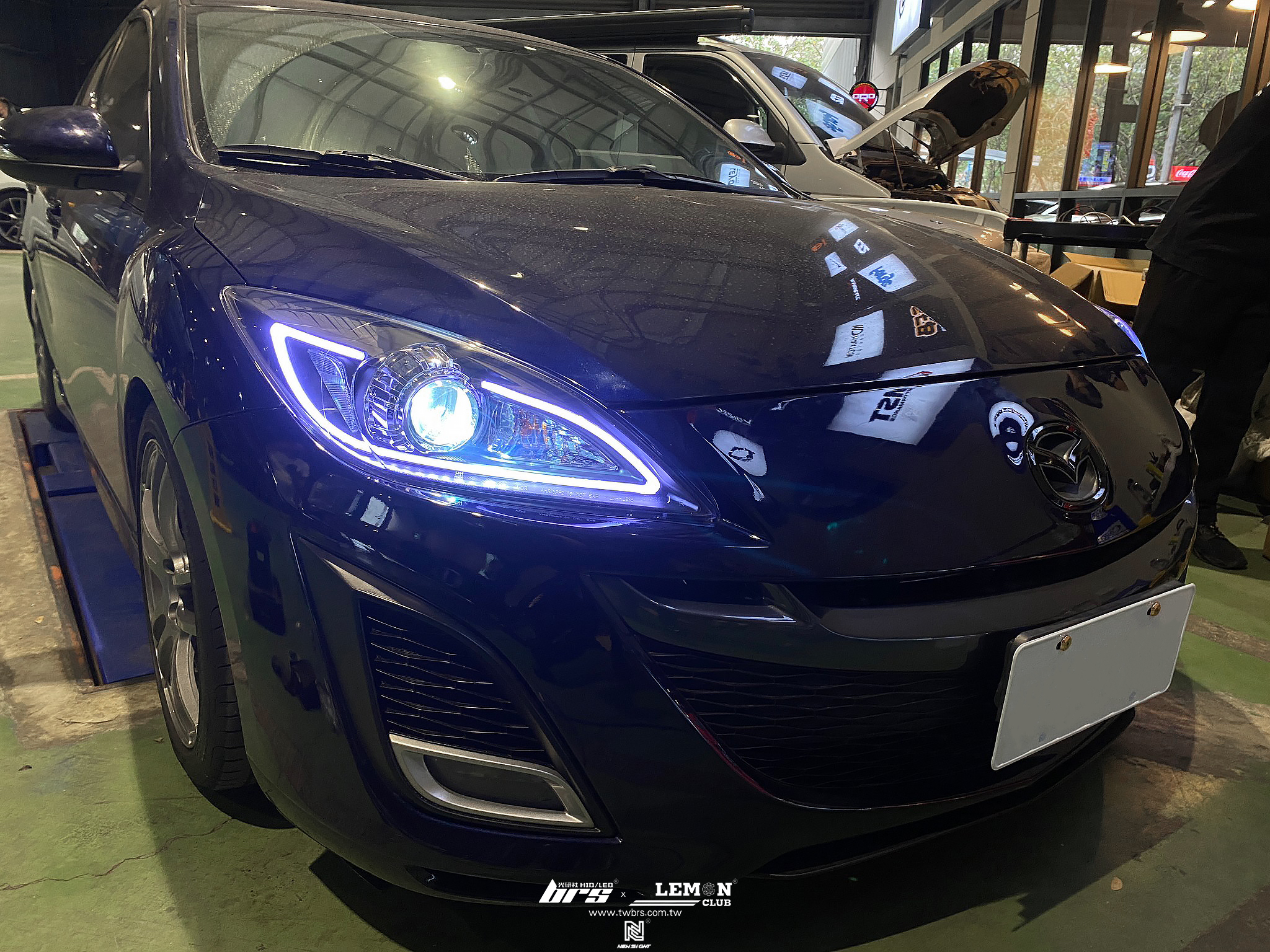 Mazda 3 安裝 魚眼大燈總成