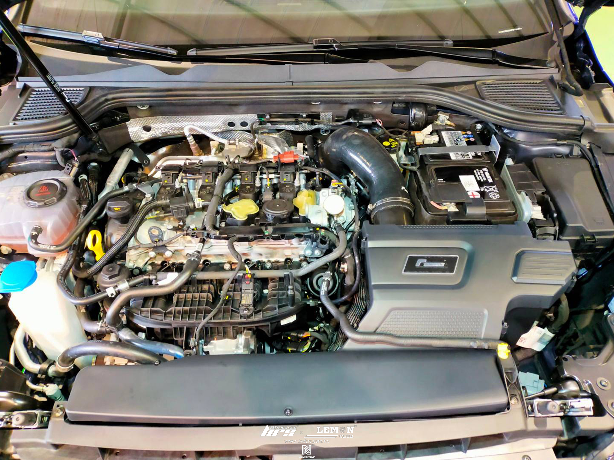 Volkswagen Golf 8 R 安裝 Racingline R601進氣組+Racingline 進氣管