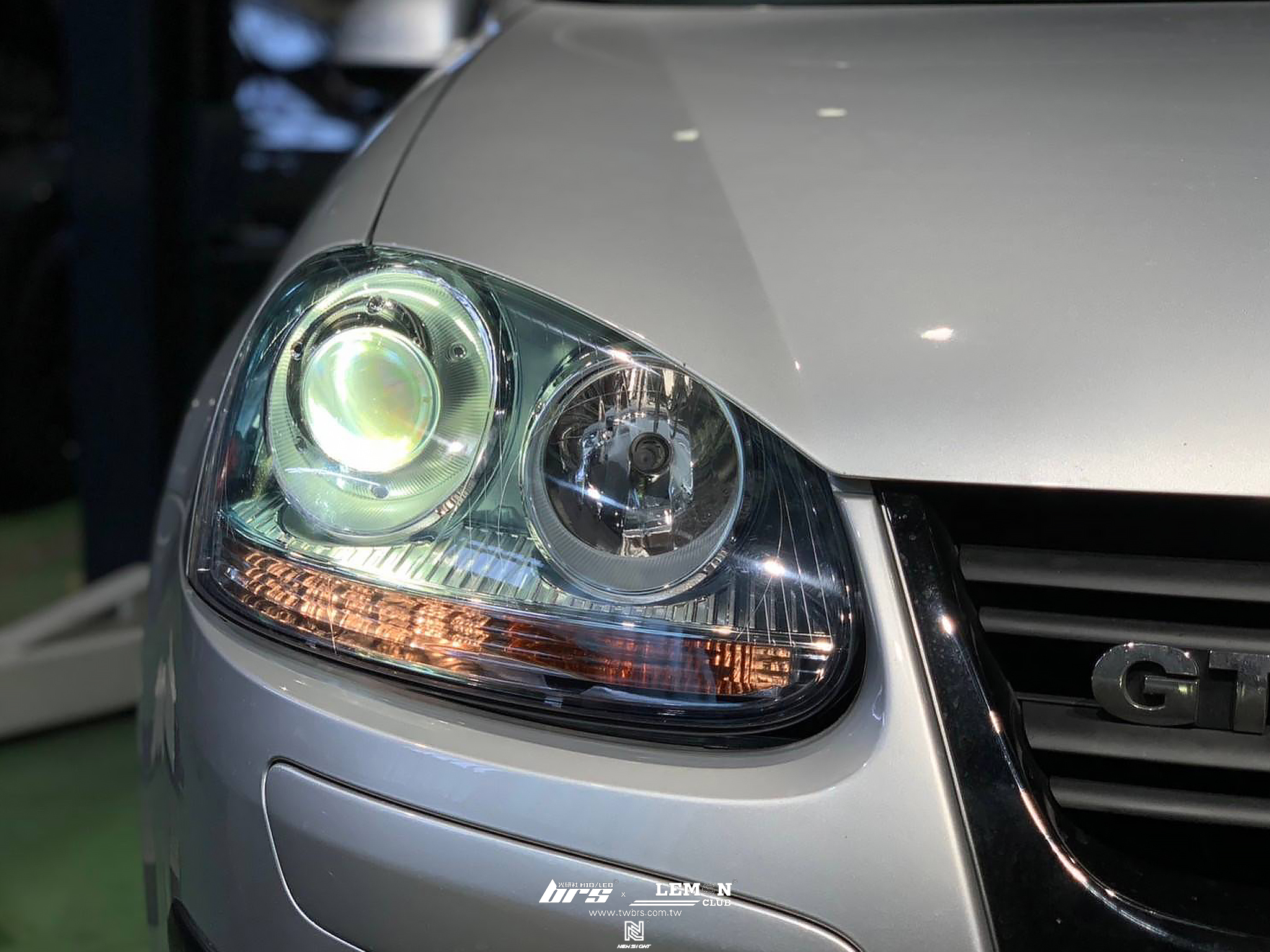 Volkswagen Golf GT 安裝 大燈總成
