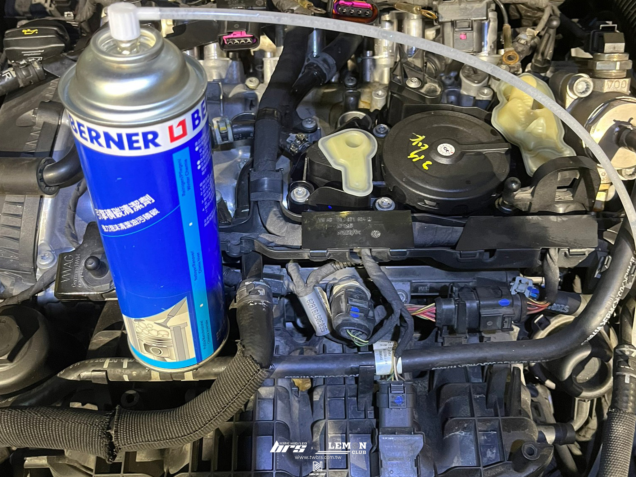 Skoda Superb 保養(原廠機油芯+燃燒室積碳清洗+冷氣循環清洗+冷凍油更換+考耳線組更換