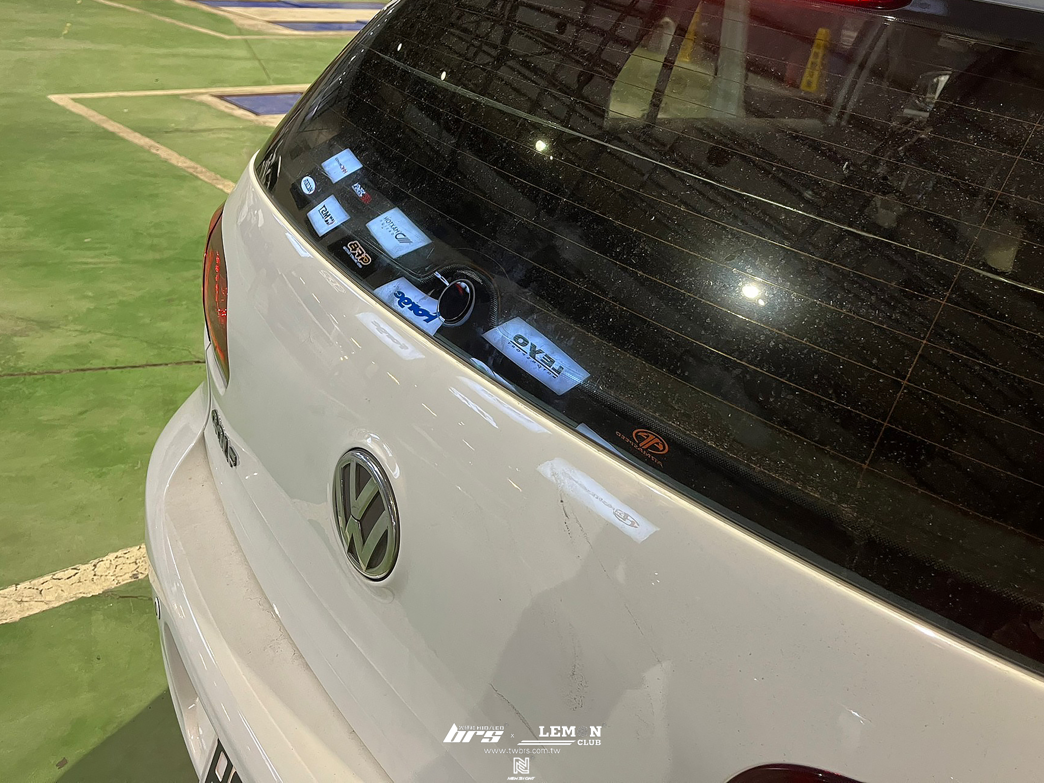 Volkswagen Golf 6 安裝 前保桿支架(L邊)+Leyo後雨刷移除塞