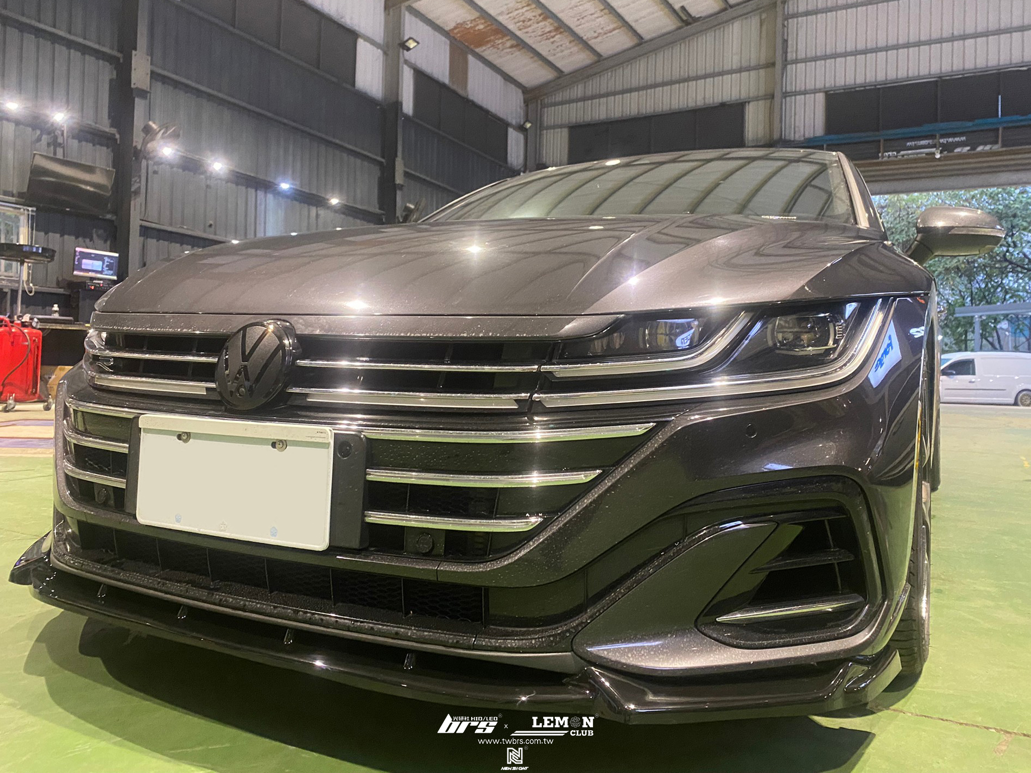 Volkswagen Arteon 安裝 類MAX前下巴+類MAX後下擾流+類MAX後下包角+類MAX側裙+前後黑標