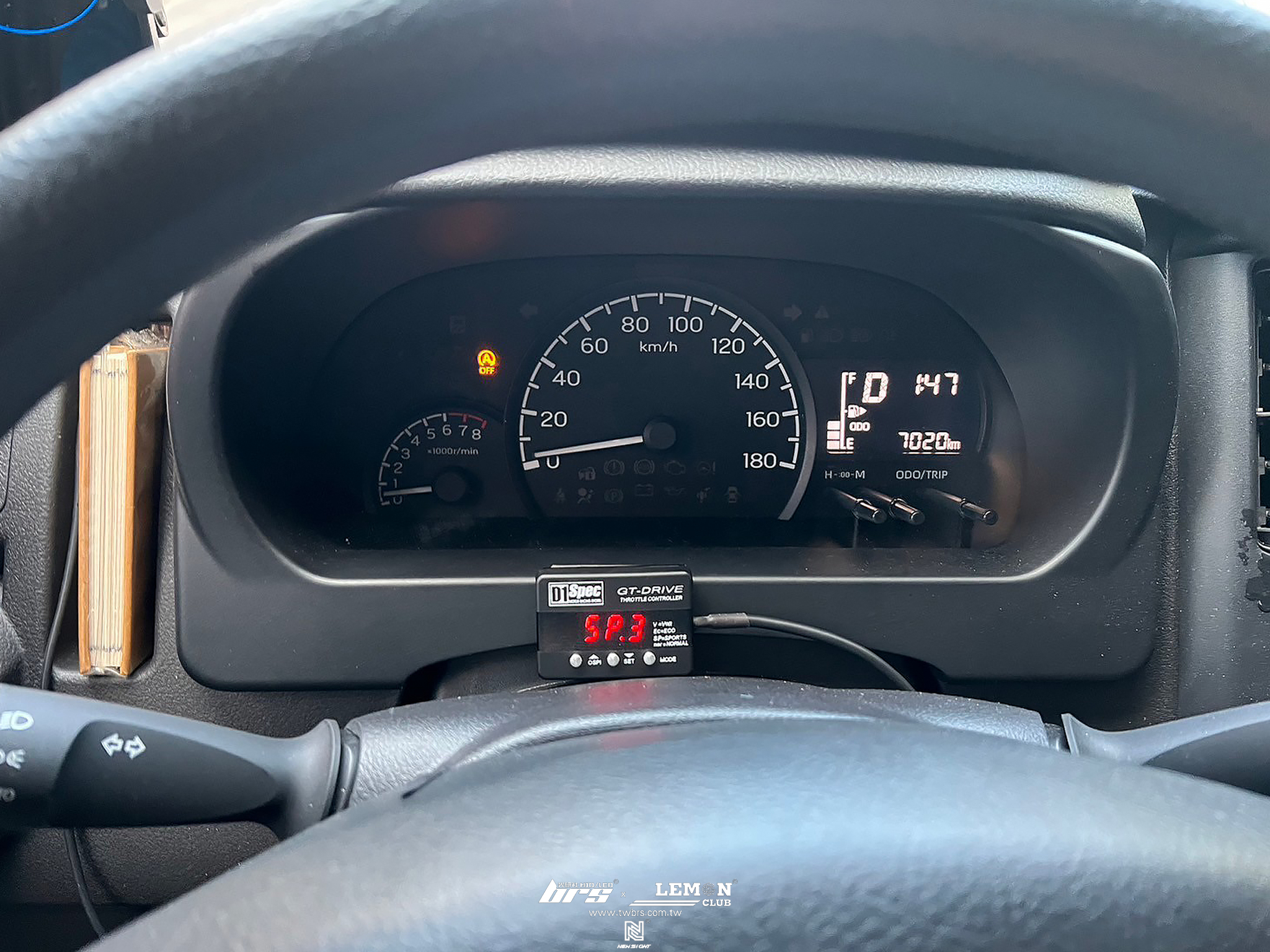 Toyota Town Ace 安裝 D1 Spec 油門加速器