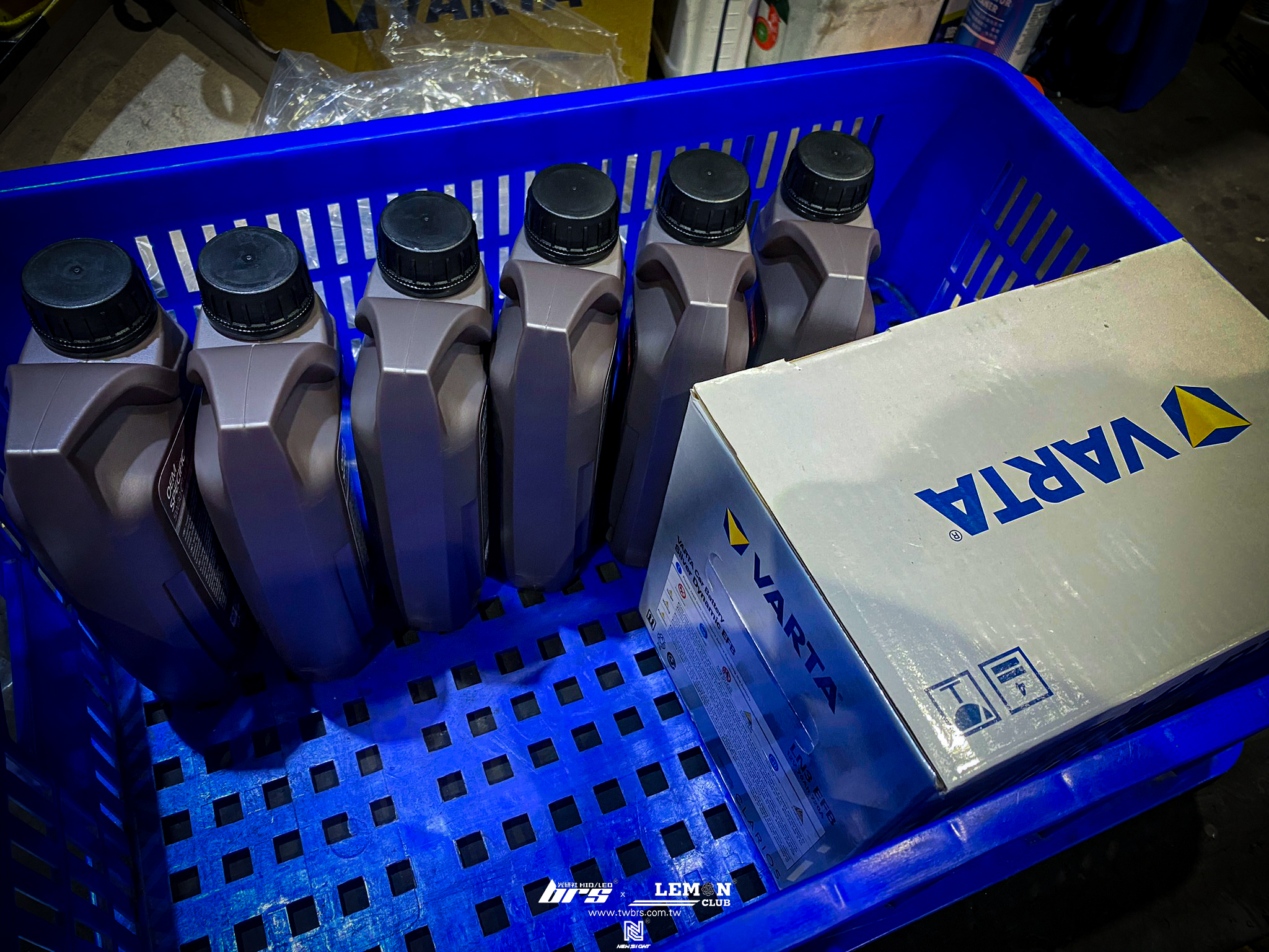 Skoda Octavia 保養 Champion OEM Specific 5W30機油更換+原廠機油芯更換+韓國VARTA LN3 70AH電瓶更換