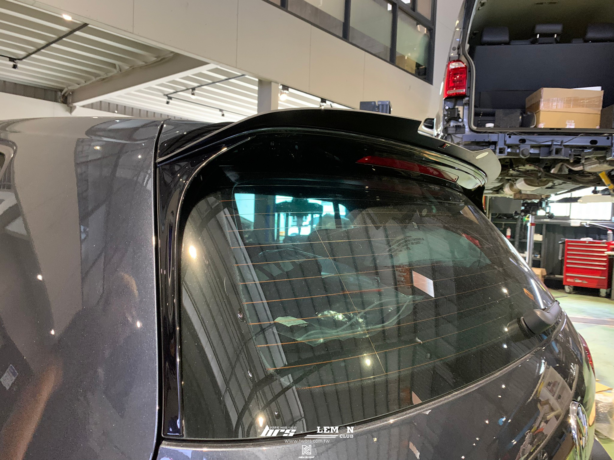 Volkswagen Golf 7.5 安裝 Leyo排檔頭+MAXTON尾翼