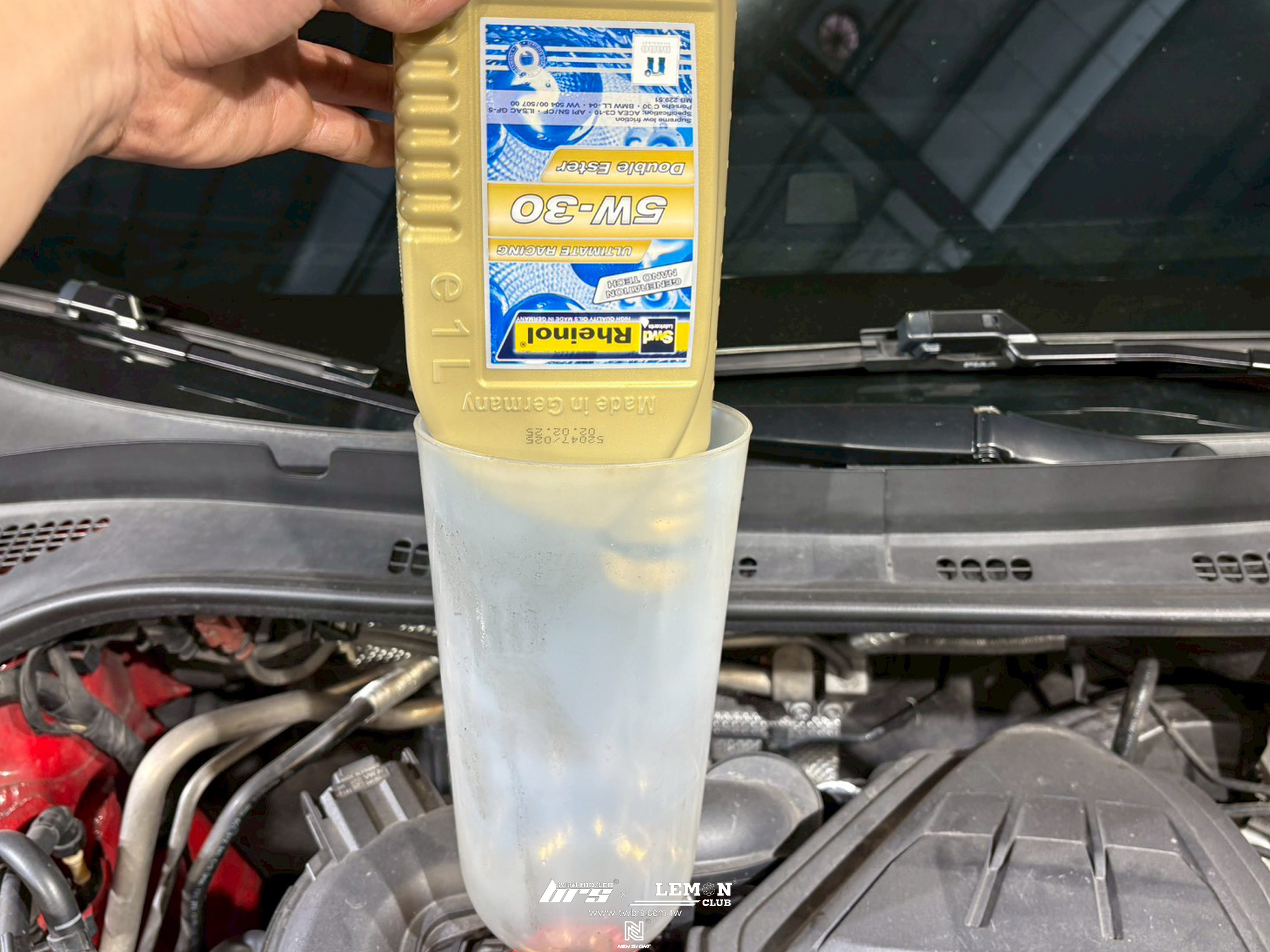 Skoda Fabia 安裝 德國Rheinol萊茵機油5W30更換+原廠機油芯更換+原廠洩油螺絲+墊片更換