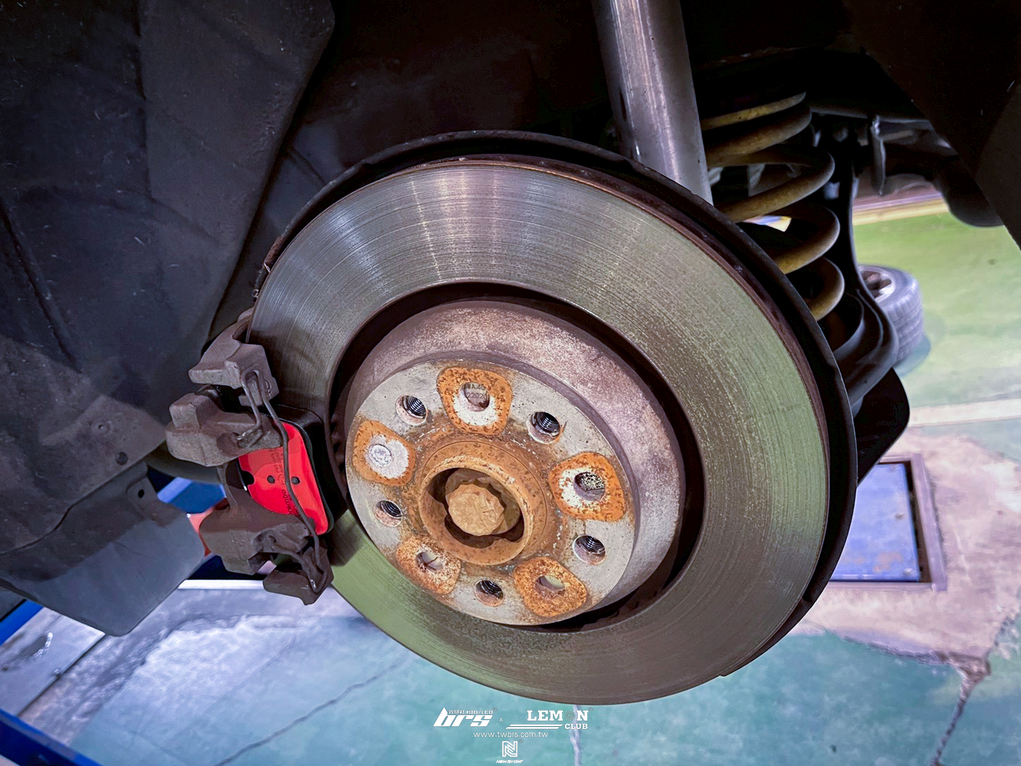 Skoda Superb 安裝 前Brembo來令片+後Brembo來令片+16吋後雨刷