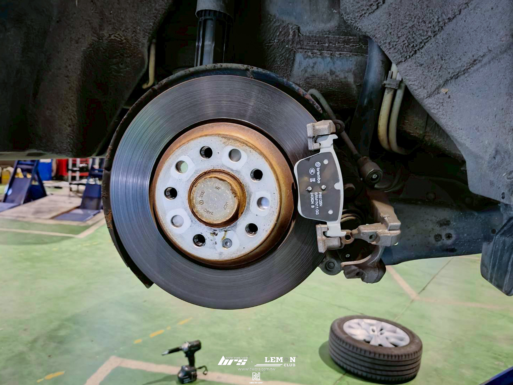 Skoda Superb 安裝 Brembo後來令片