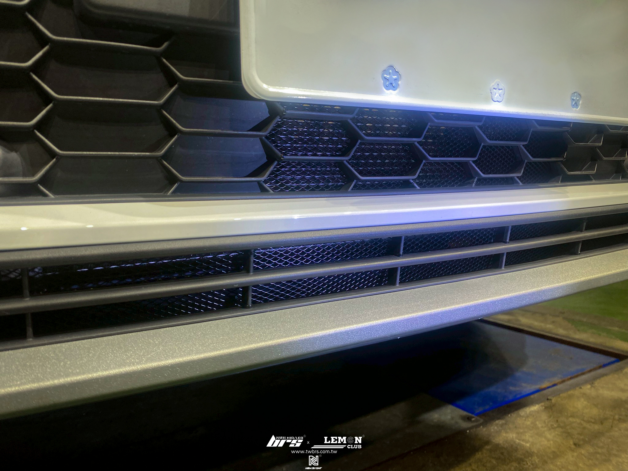 Skoda Kodiaq 安裝 前保桿防跳石網