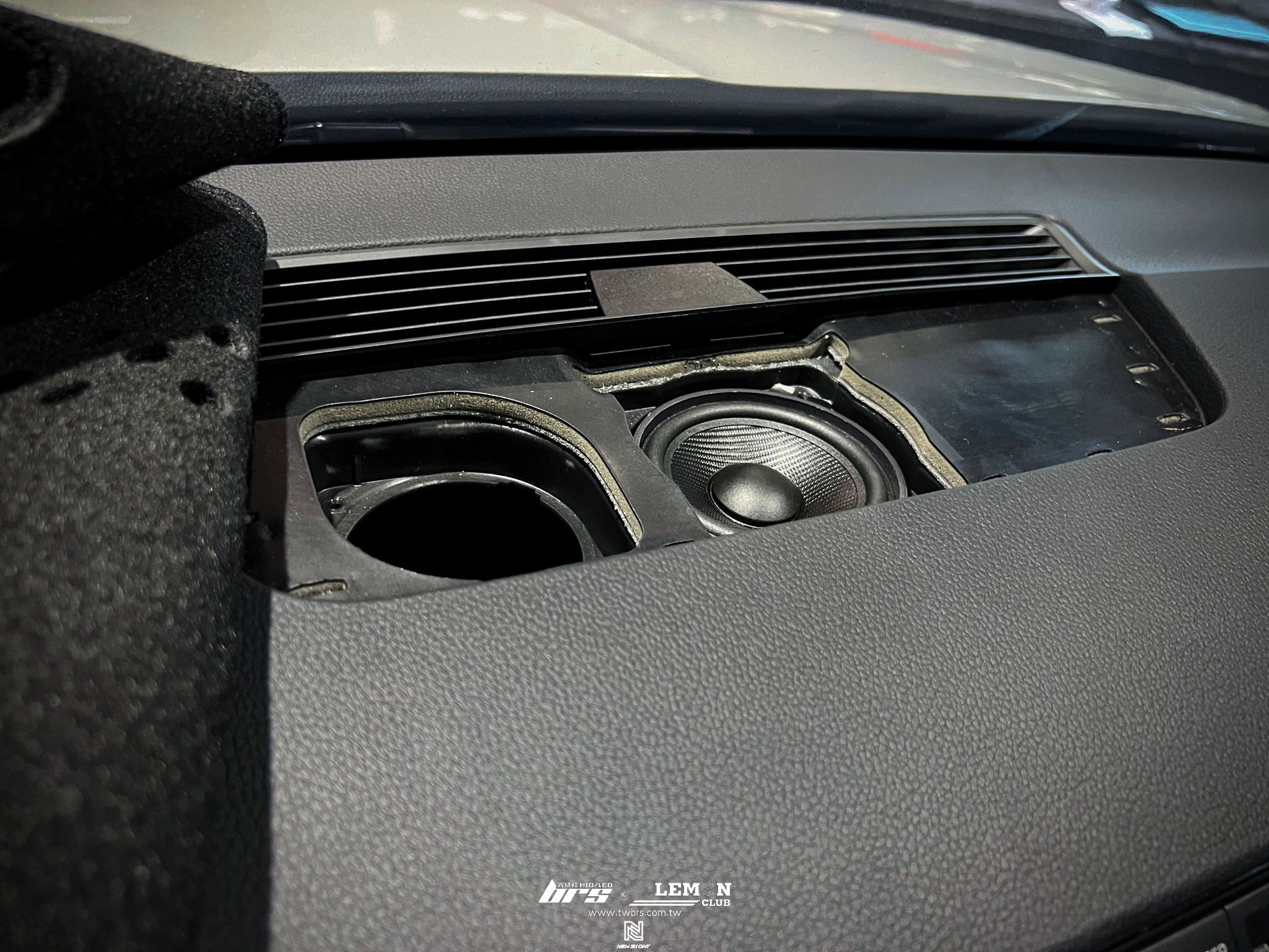 Skoda Superb 安裝 原廠直接式胎壓系統搭配ORO金屬銀氣嘴+HART中置喇叭