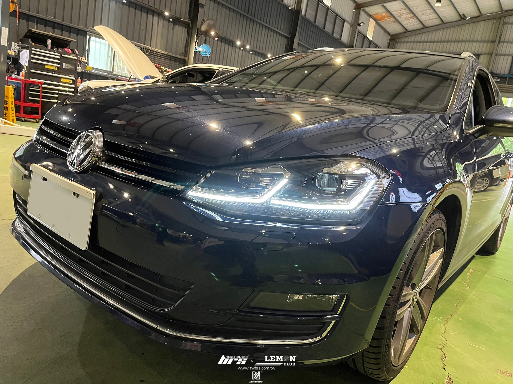 Volkswagen Golf 7 安裝 7改7.5銀線魚眼大燈總成+大燈Highlight SS款(高階款) 6000K LED