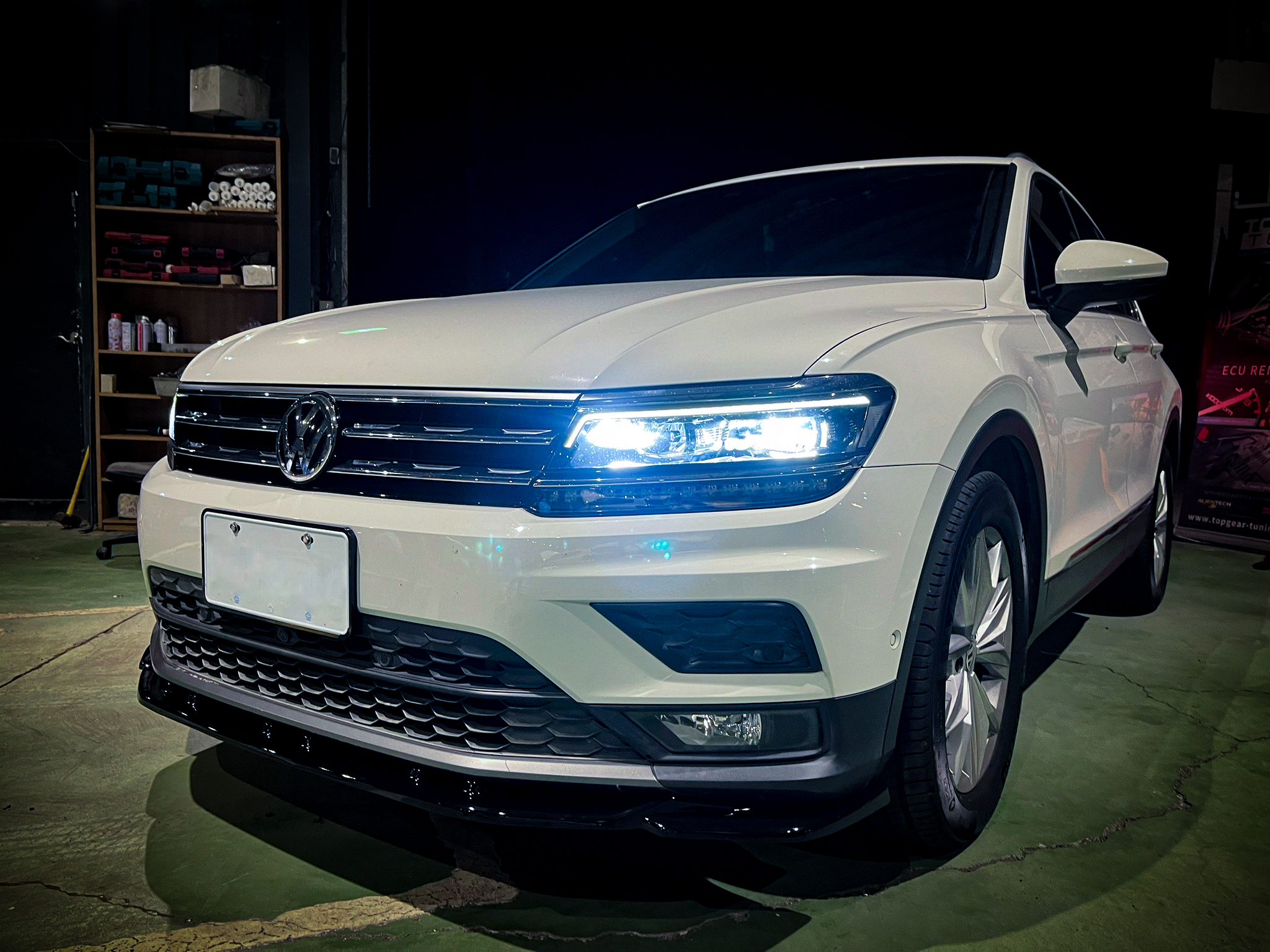 Volkswagen New Tiguan 安裝 類MAX前下巴+類MAX後下擾流