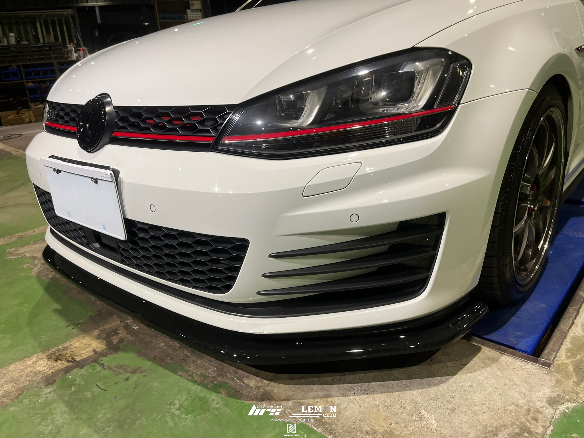 Volkswagen Golf 7 GTI 安裝 GTI專用類MAX前下巴