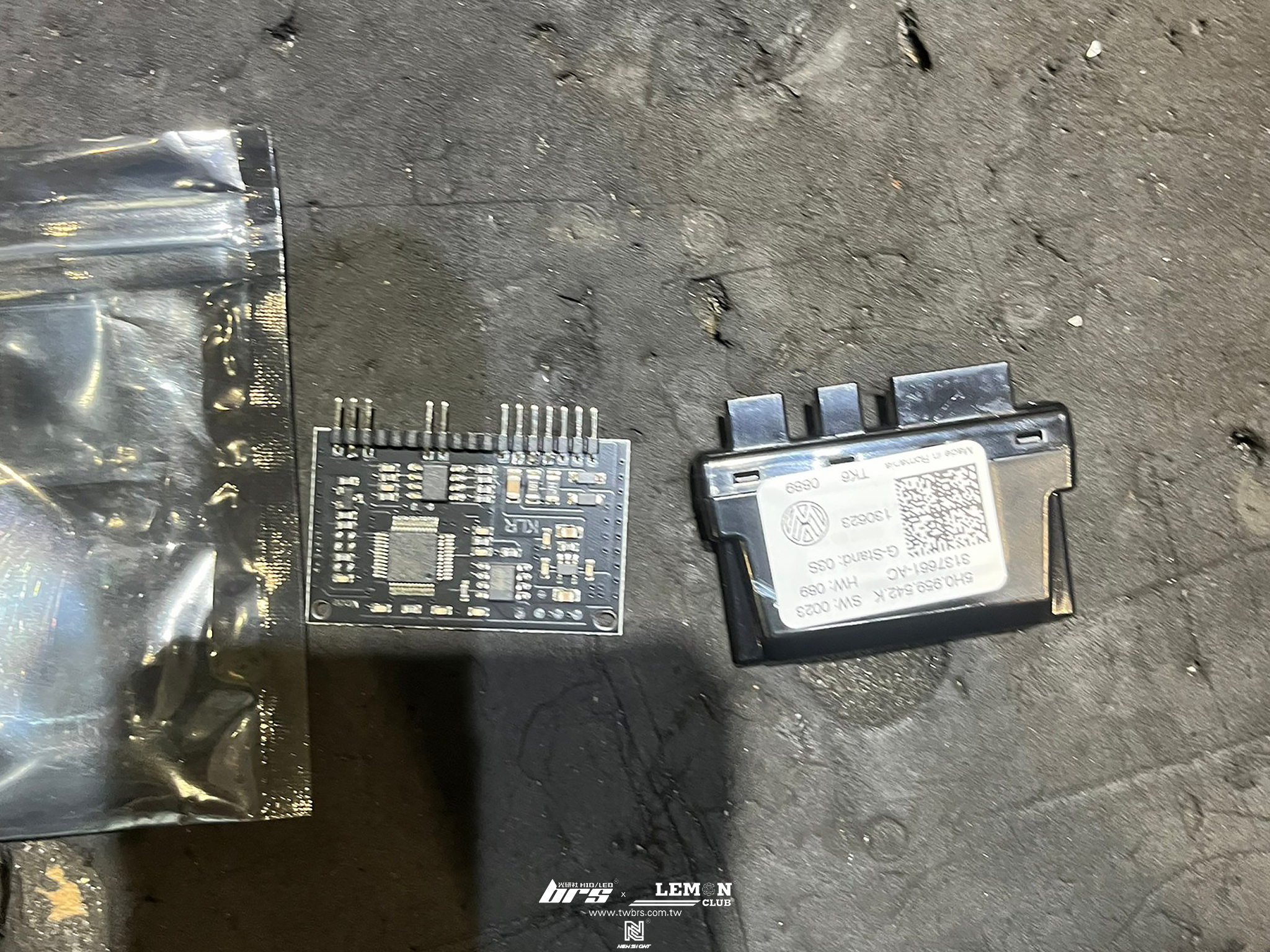 Volkswagen Golf 8 Variant 安裝 VAG方向盤版離手晶片