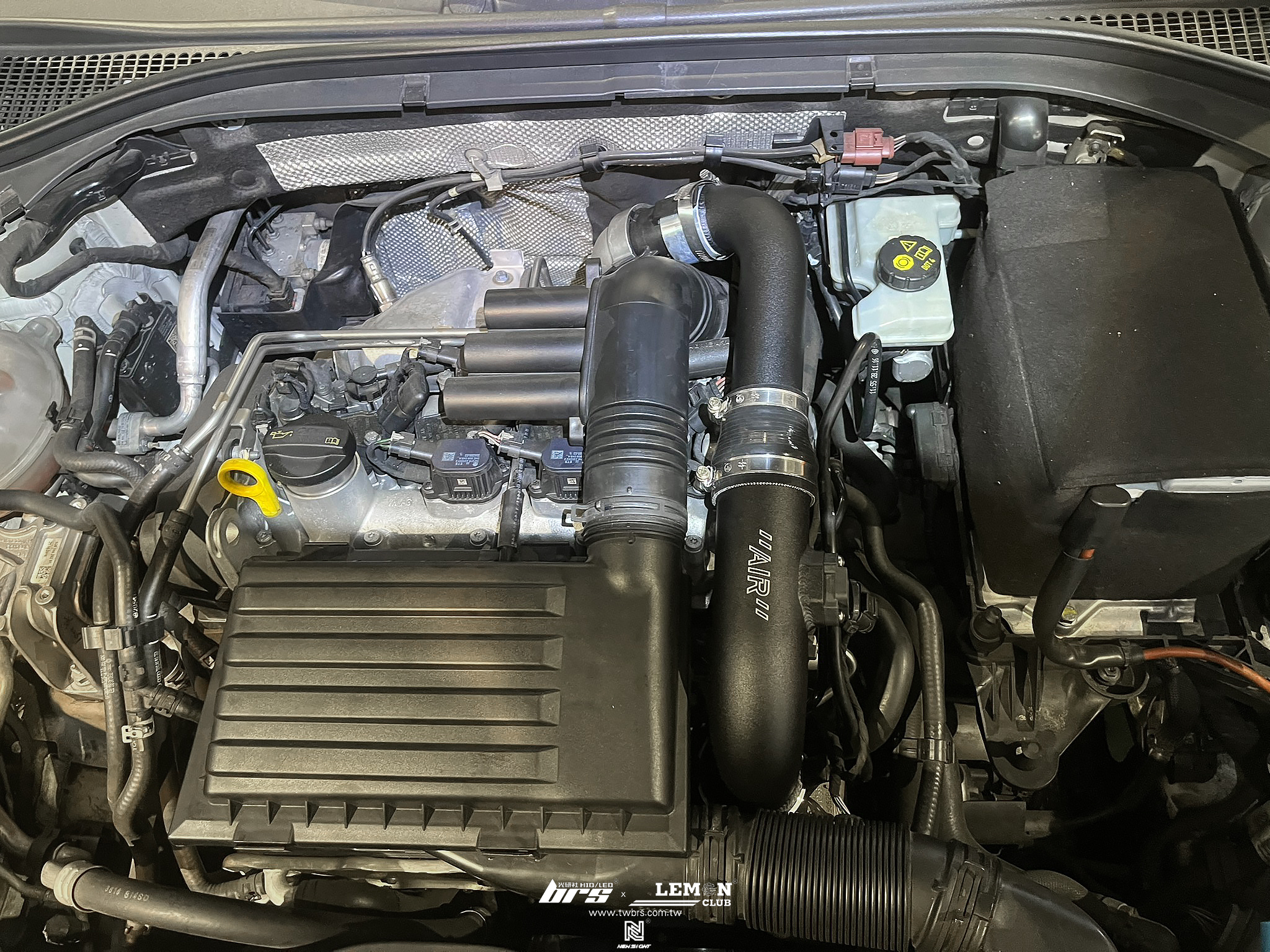 Skoda Superb 安裝 Pipercross高流量進氣濾芯+Leyo渦輪管