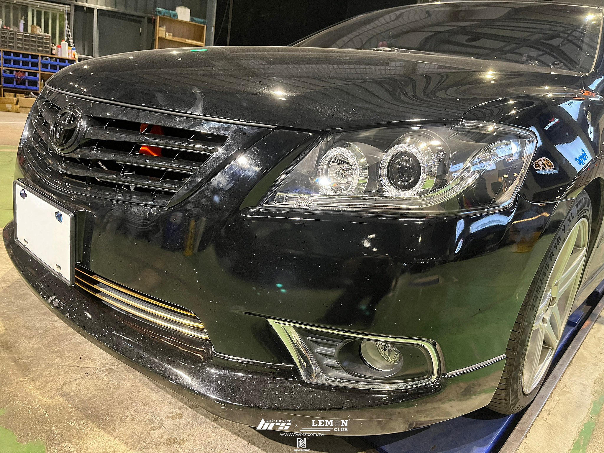 Toyota Camry 安裝 雙光圈流水魚眼大燈總成