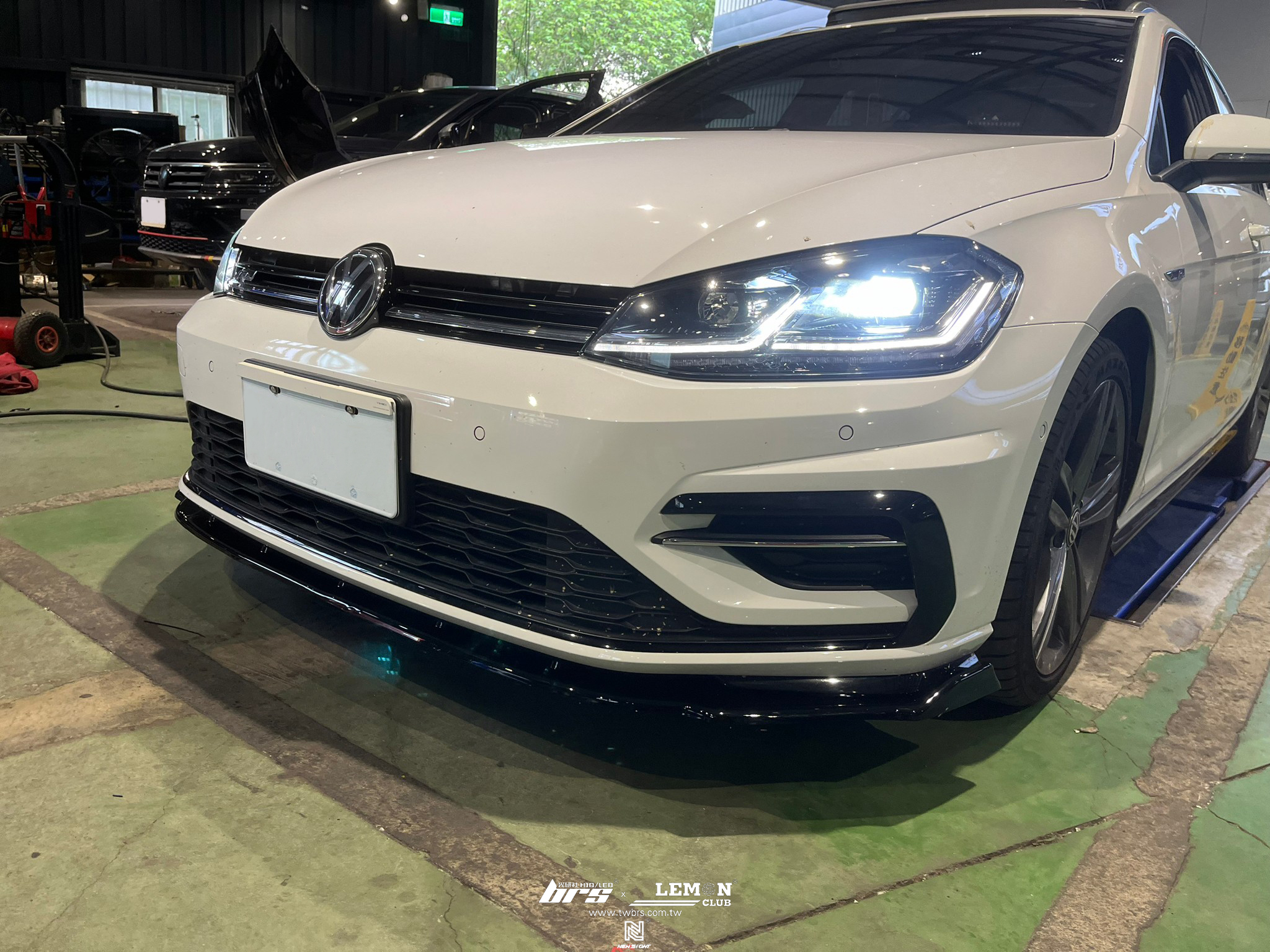 Volkswagen Golf 7.5 Variant 安裝 類MAX前下巴