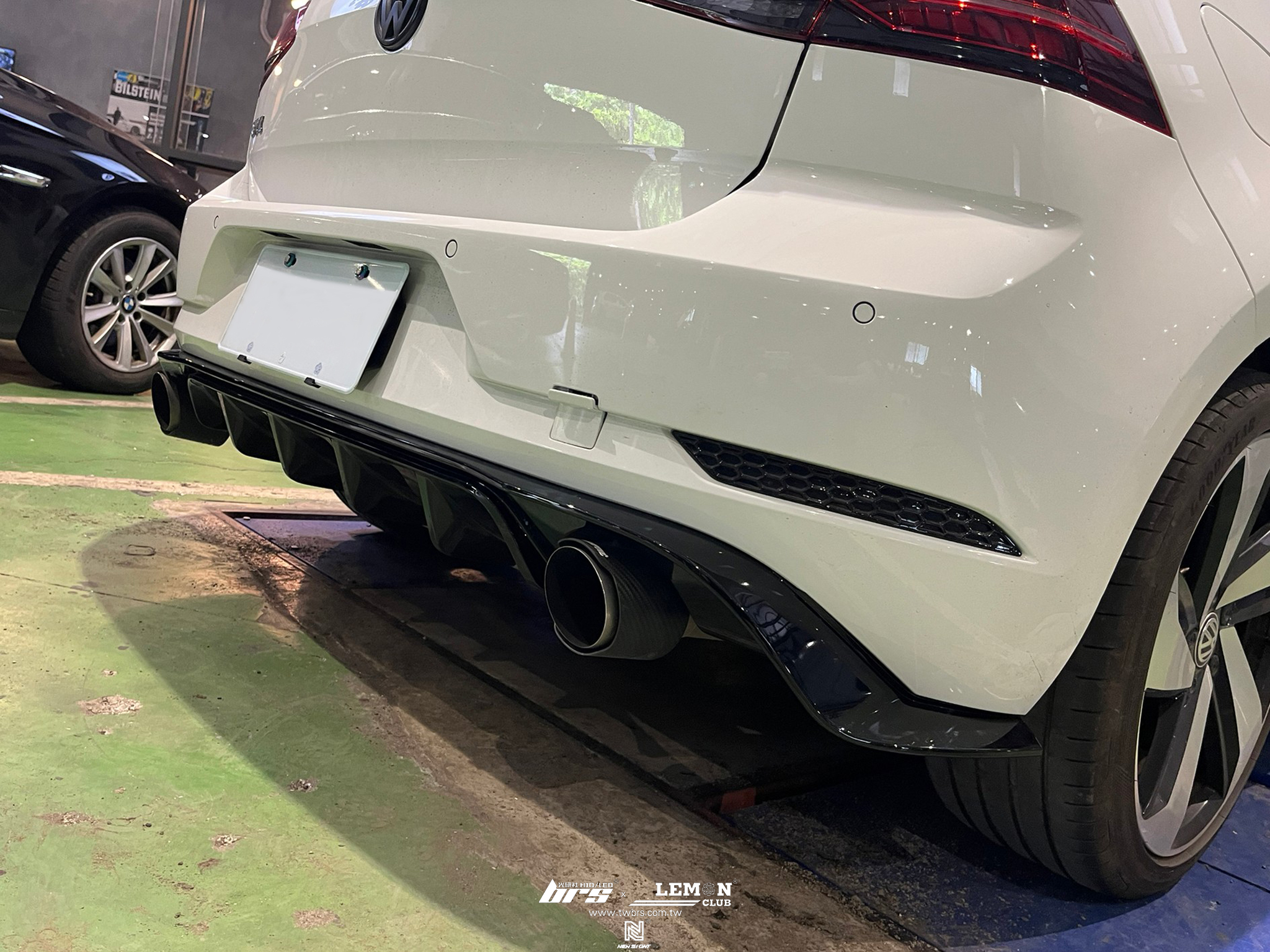 Volkswagen Golf 7.5 GTI 安裝 副廠TCR後下巴