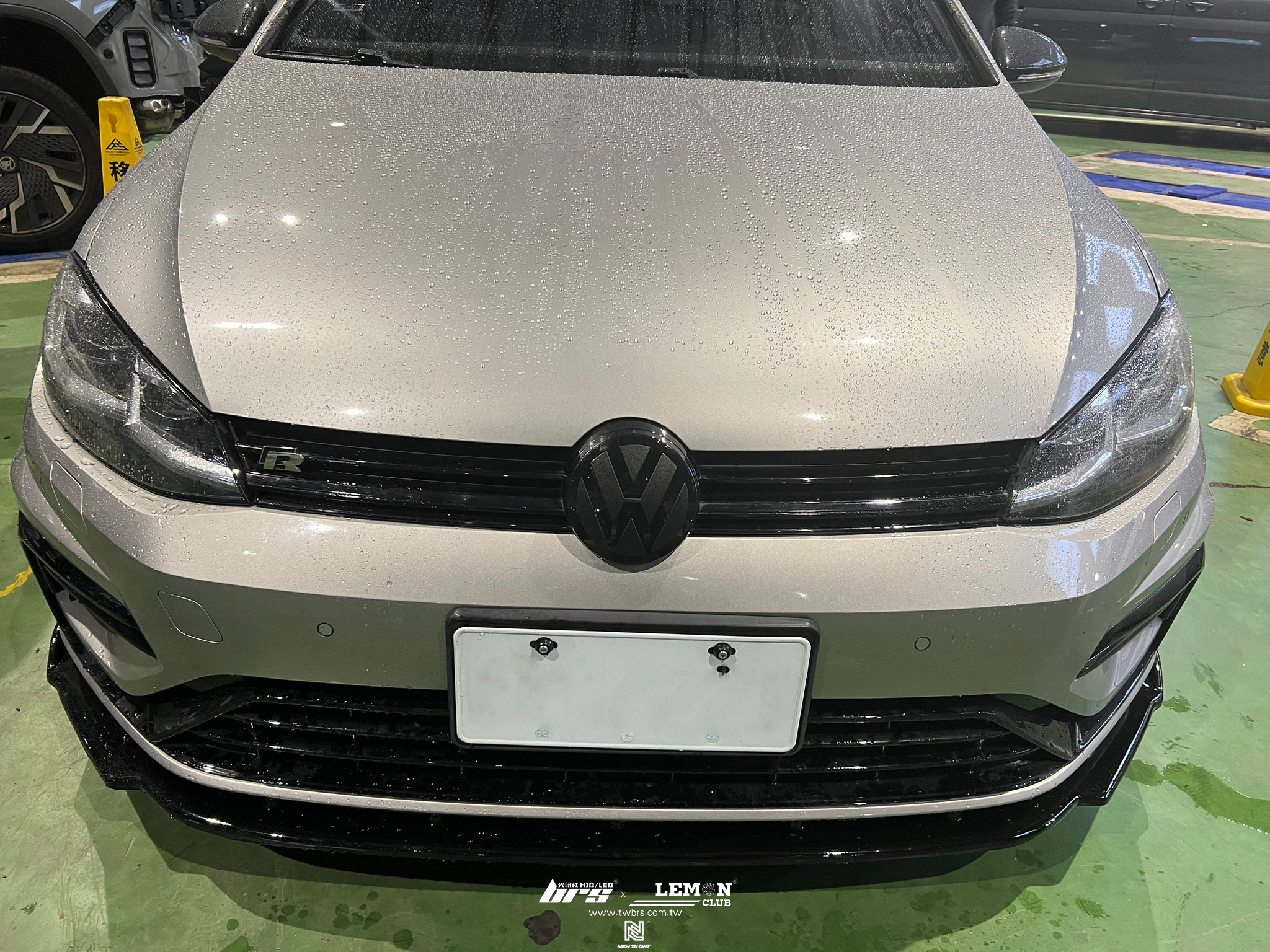 Volkswagen Golf 7.5 安裝 前保防跳石網+類MAX前下巴FD1+前黑標