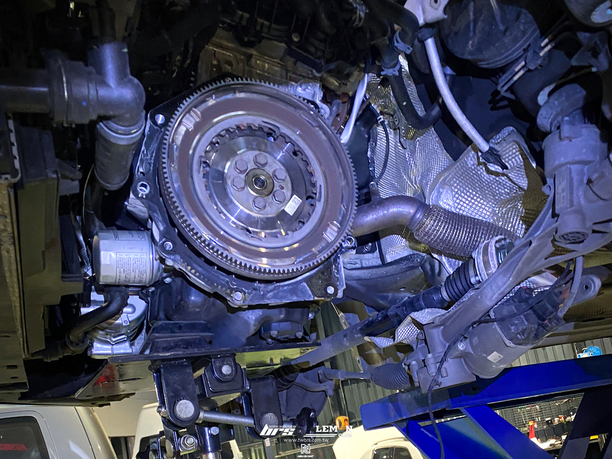 Skoda Octavia 安裝 LUK離合器組更換+HUNTER 3D電腦四輪定位