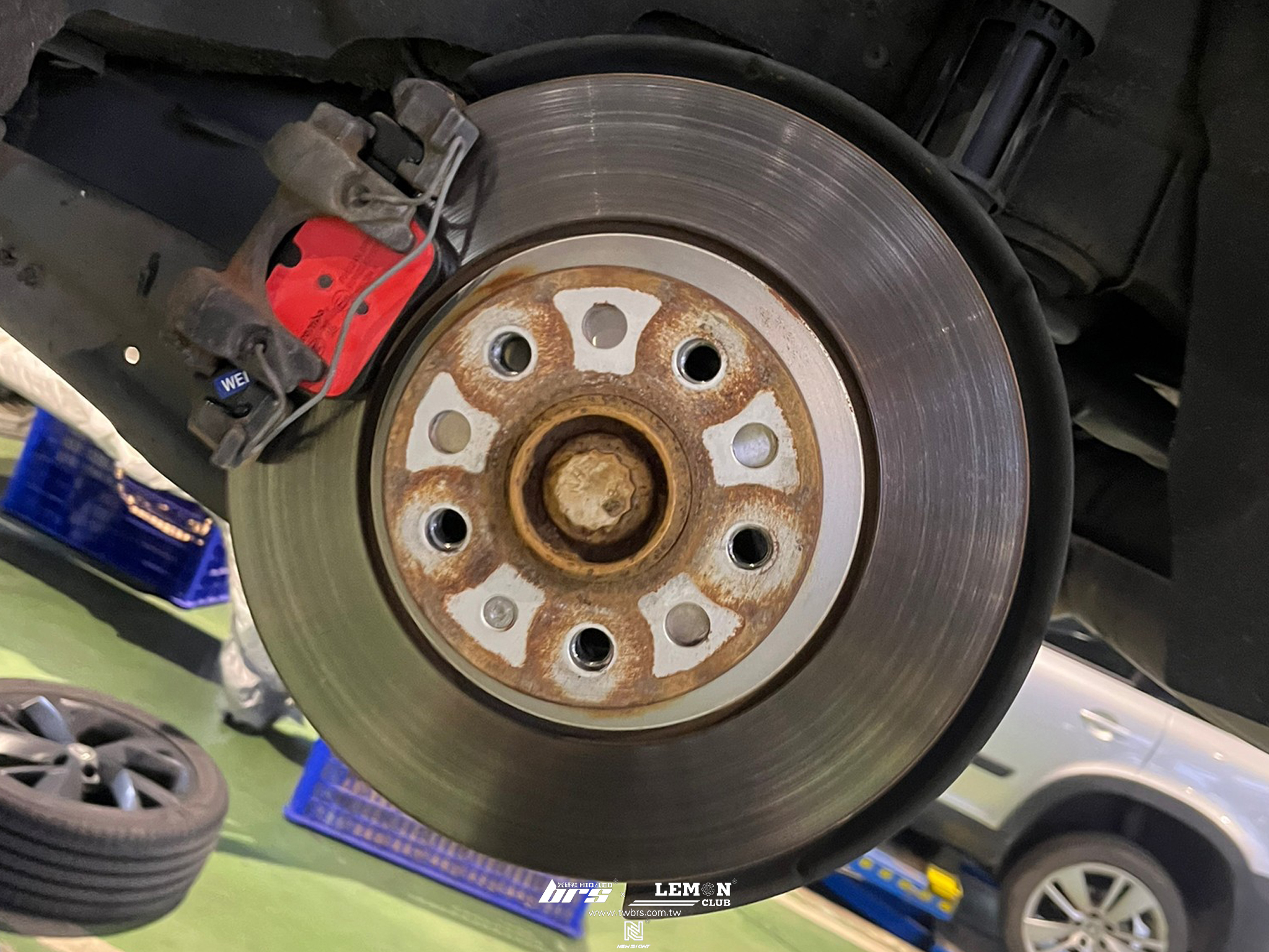 Skoda Kodiaq 保養(德國LIQUI MOLY 0W30頂級機油+原廠機油芯+原廠洩油螺絲+原廠洩油螺絲墊片)+前Brembo來令片(紅皮)+後Brembo來令片(紅皮)+EA888鋁合金原