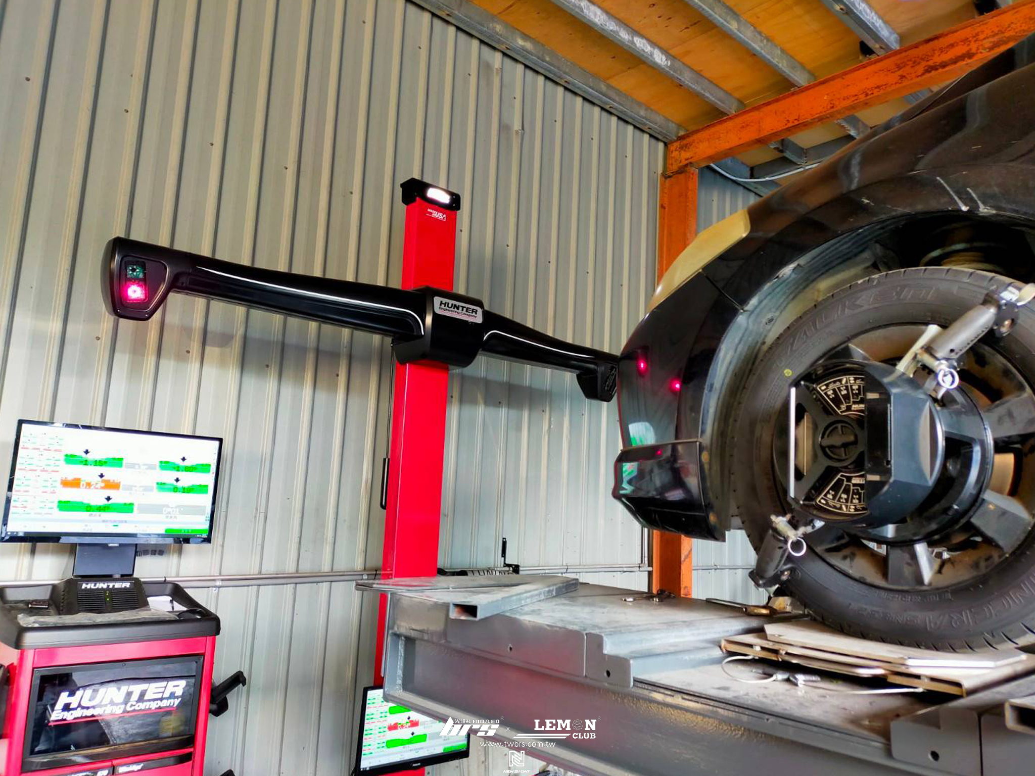 Nissan Tiida 安裝 NISSHINBO前來令片+前盤研磨+三角架更換+HUNTER 3D電腦四輪定位