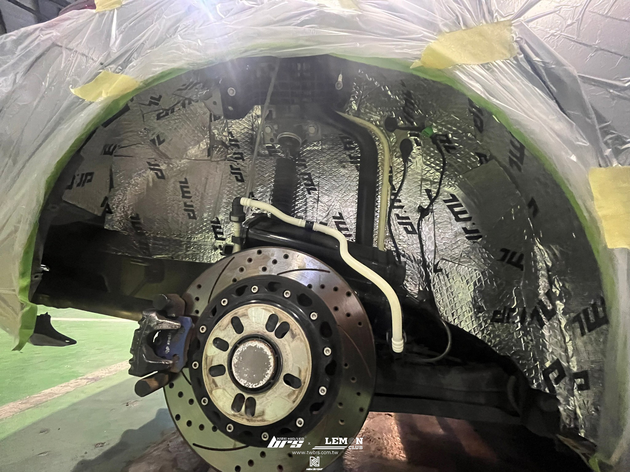 Skoda Scala 安裝 四輪輪拱制震隔音