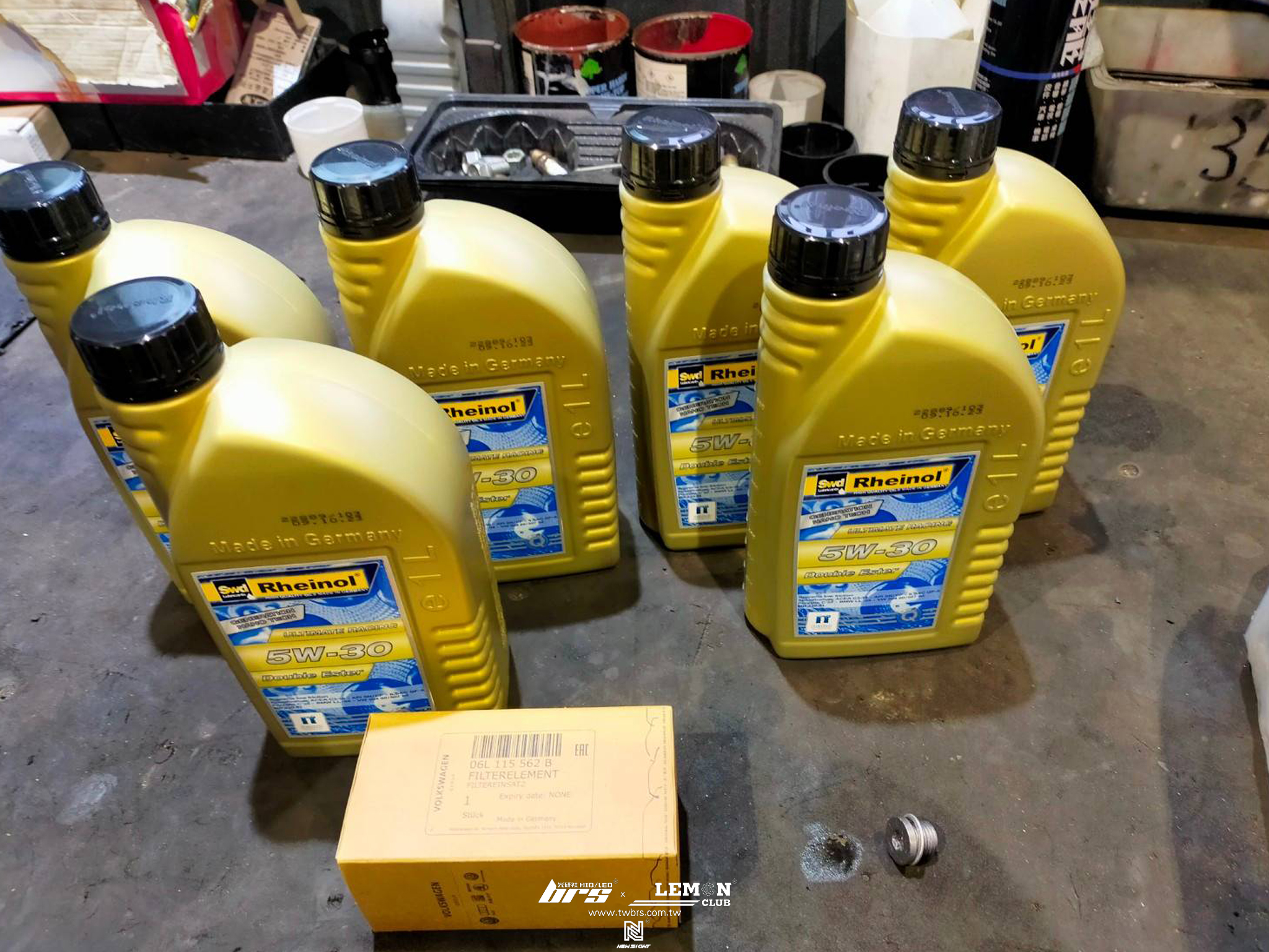 Skoda Octavia 保養(德國Rheinol萊茵機油5W30+原廠機油芯+原廠洩油螺絲+原廠洩油螺絲墊片)