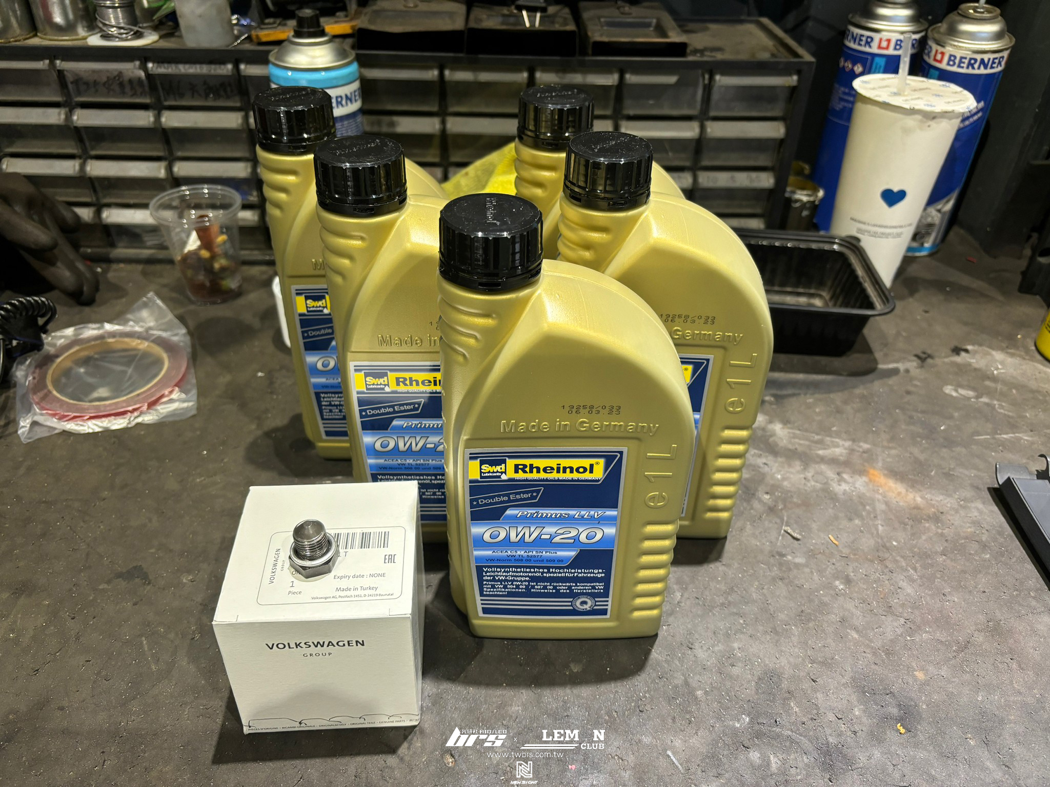 Volkswagen Golf 7.5 保養(德國Rheinol萊茵機油0W20+原廠機油芯+原廠洩油螺絲+原廠洩油螺絲墊片)