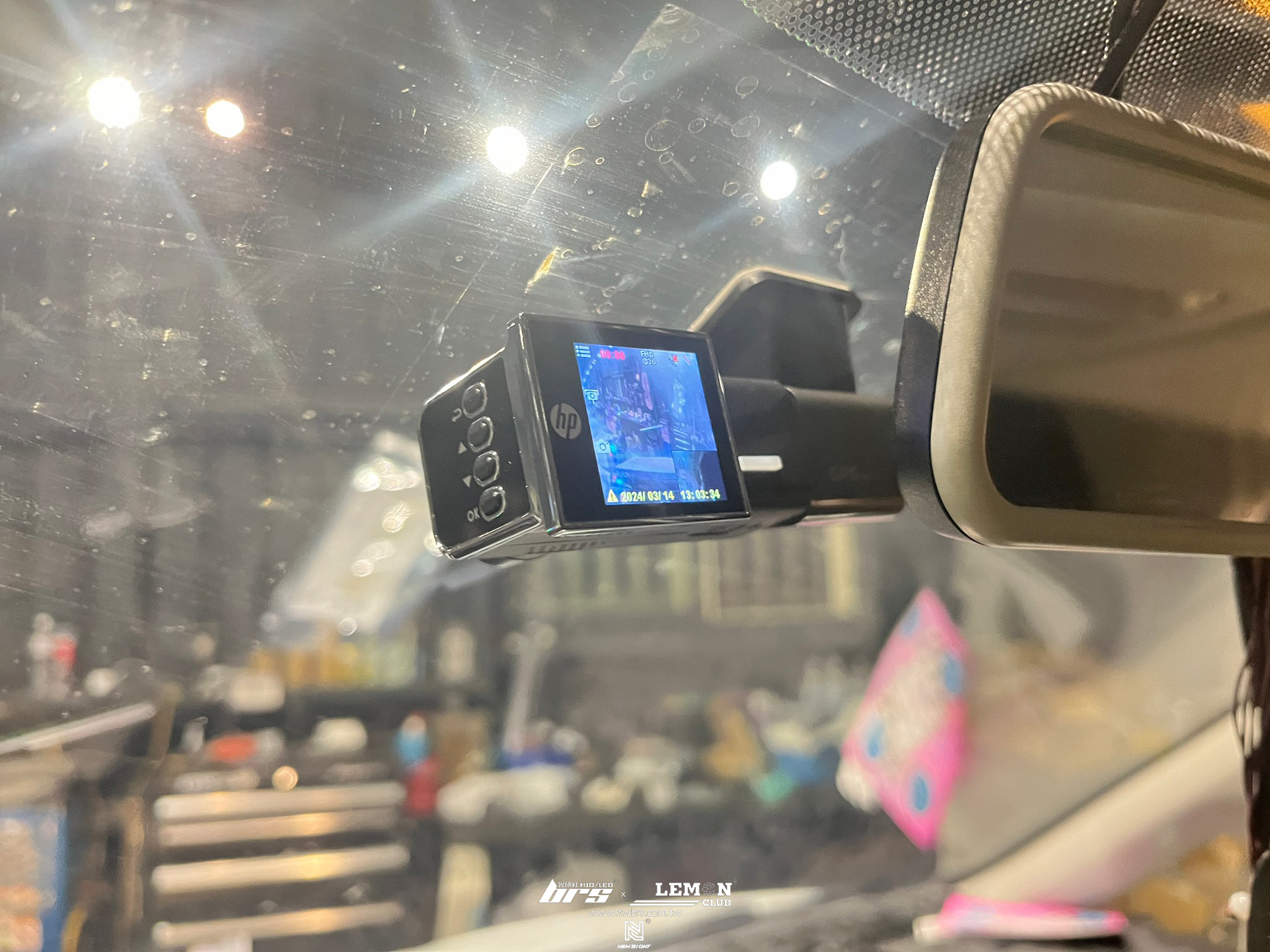 Volkswagen Caddy 安裝 HP前後雙鏡頭行車紀錄器+MIB主機專用倒車顯影-無軌跡版