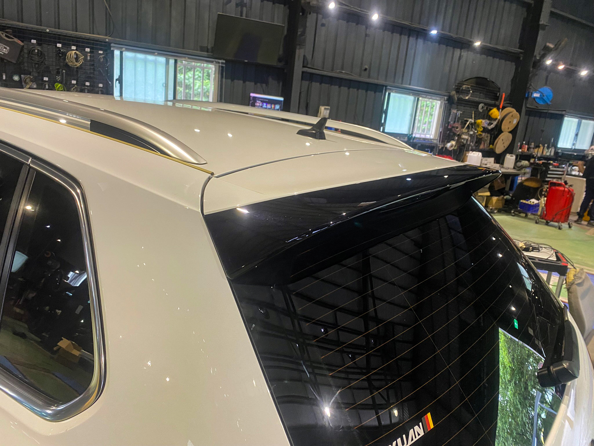 Volkswagen New Tiguan 安裝 R-Line原廠尾翼