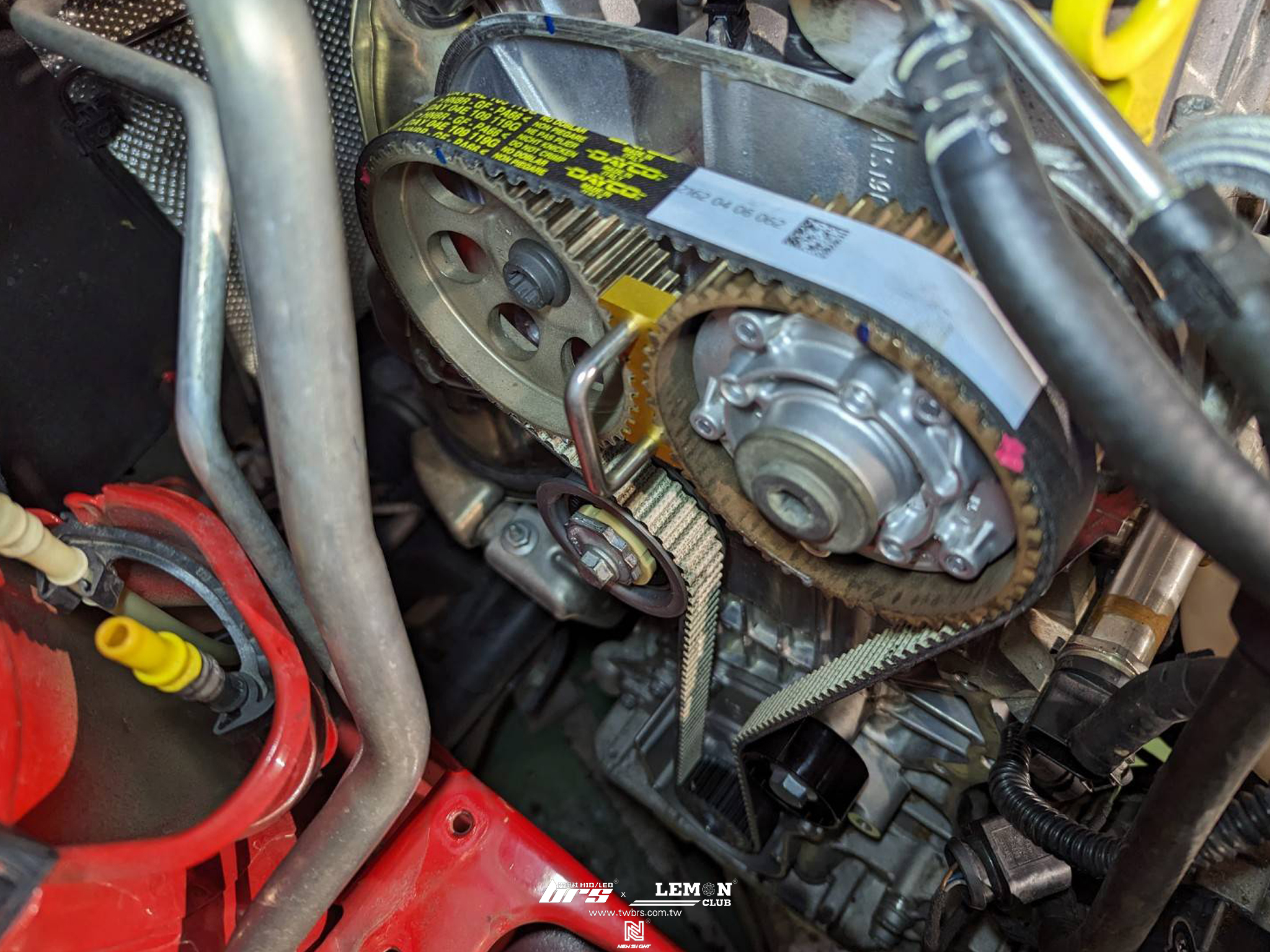 Skoda Fabia 保養(萊茵機油5W30+原廠機油芯+原廠洩油螺絲+墊片+原廠火星塞+原廠進氣濾芯+原廠正時皮帶組+原廠空氣濾芯+DOT4號剎車油)+節氣門清洗+核桃沙清洗