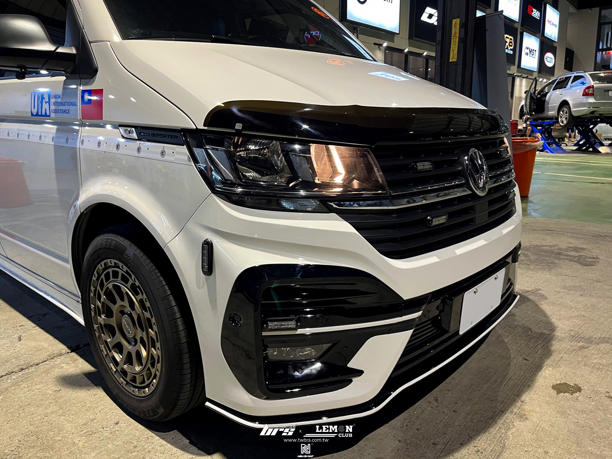 Volkswagen T6.1 安裝 LV-R前保桿