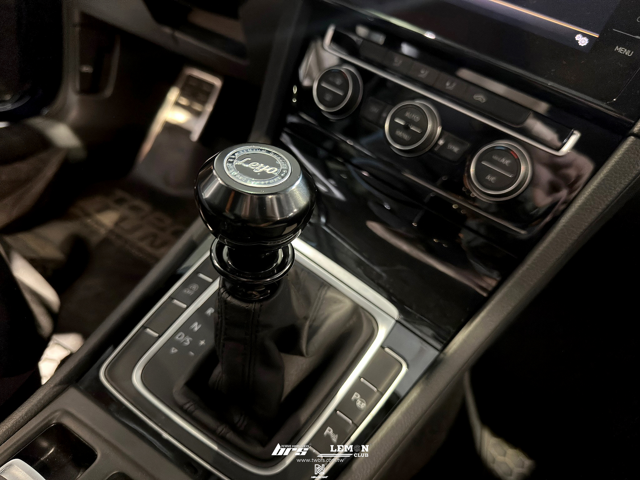 Volkswagen Golf 7.5 安裝 Leyo鋁製 DSG 換檔頭