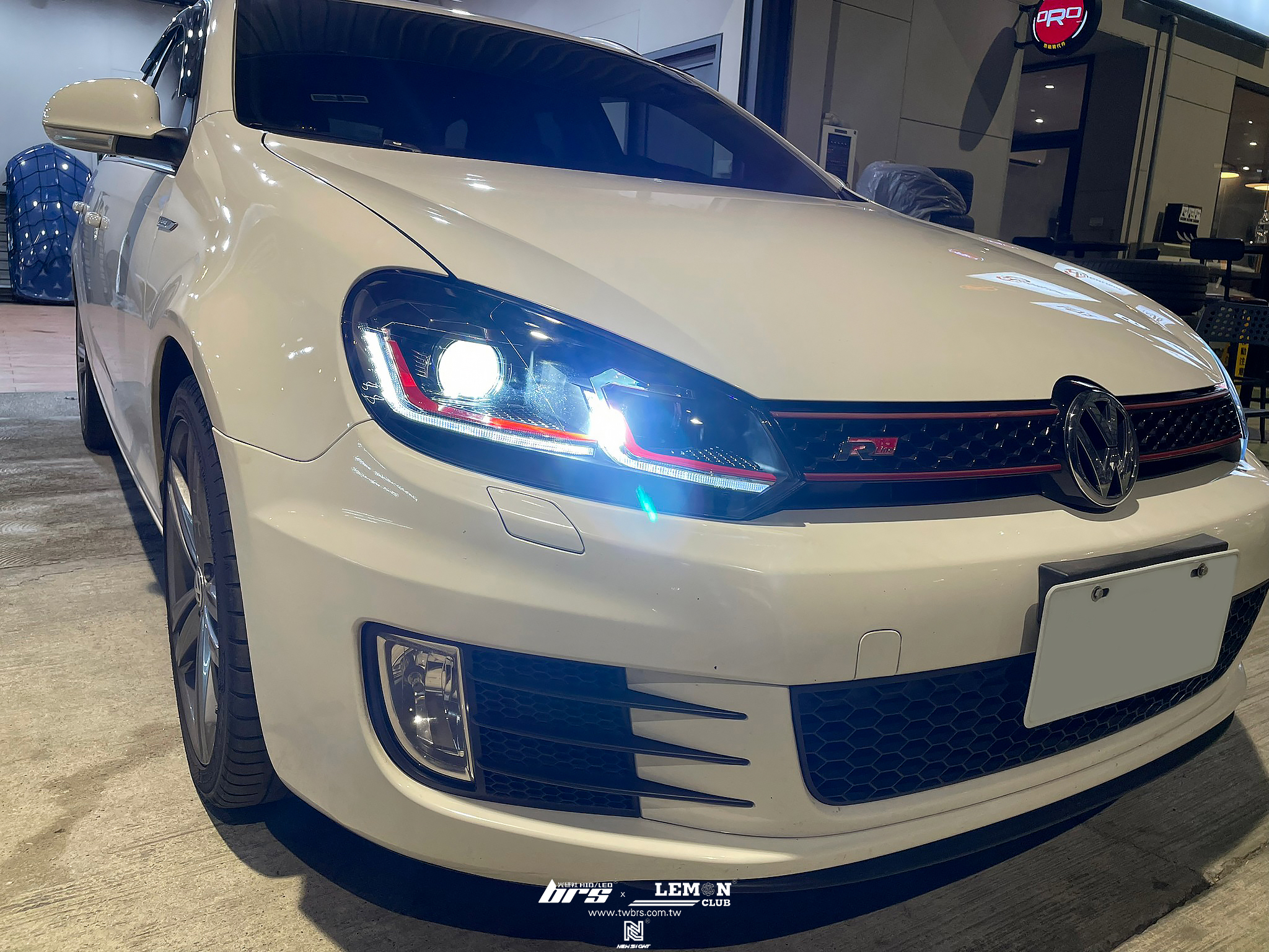 Volkswagen Golf 6 安裝 6改7.5紅線魚眼大燈總成