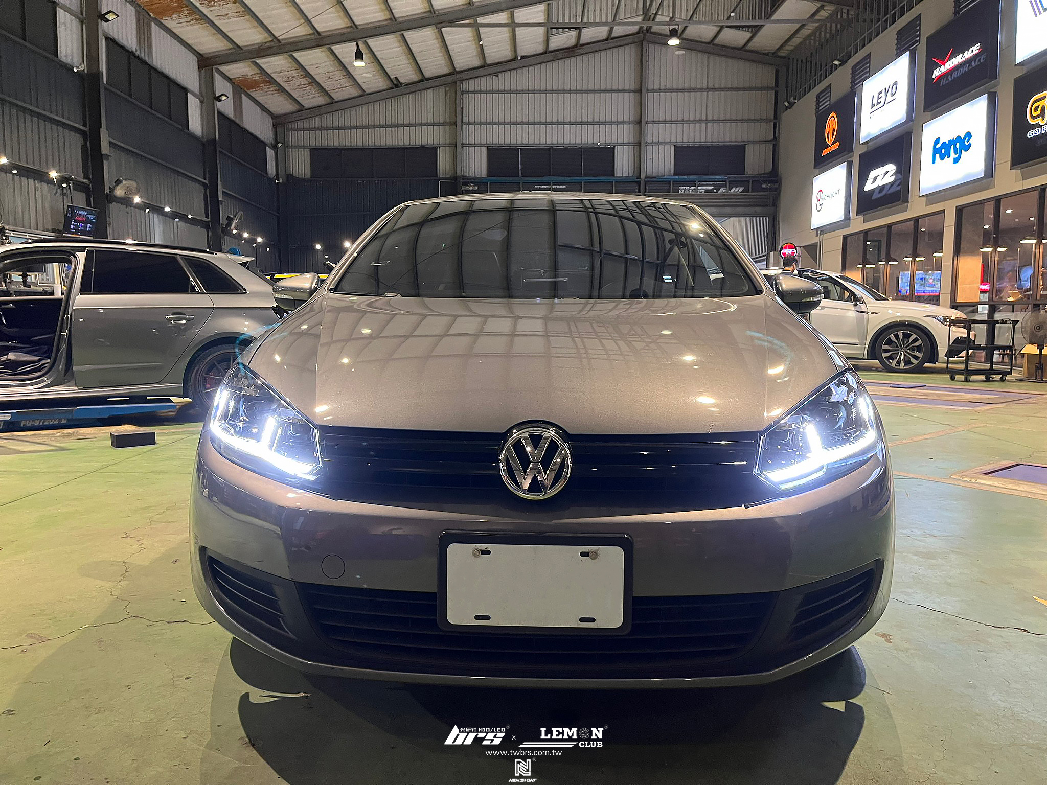 Volkswagen Golf 6 安裝 6改7.5銀線魚眼大燈總成+Highlight SS款(高階款) 6000K LED