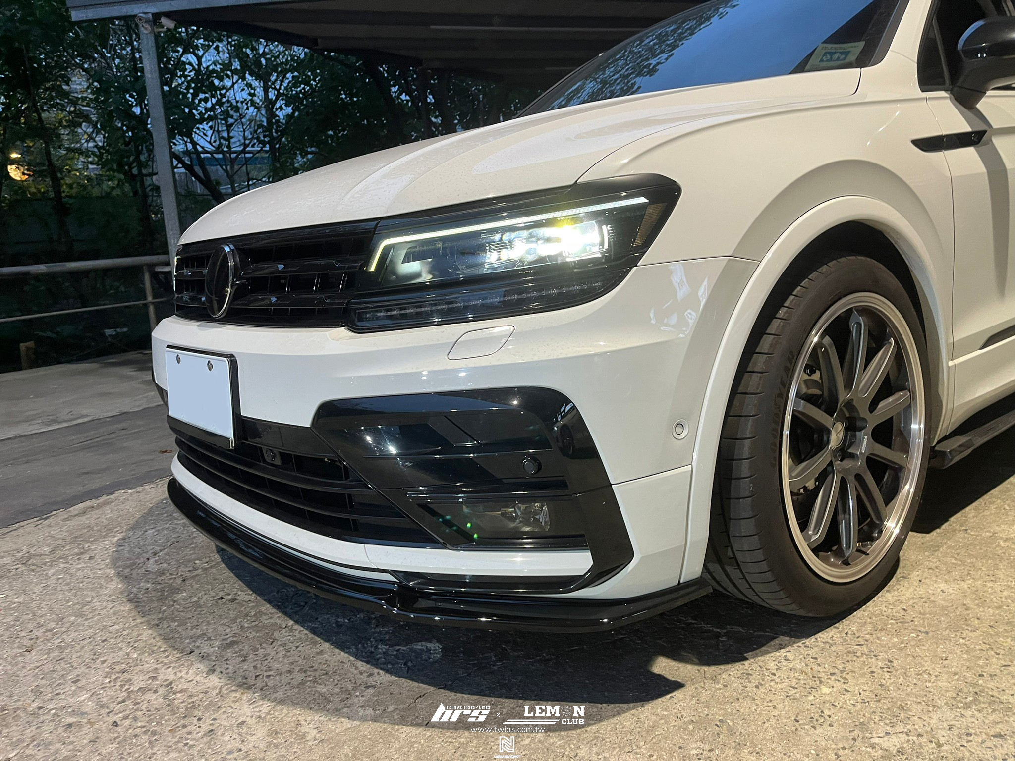 Volkswagen New Tiguan 安裝 類MAX前下巴