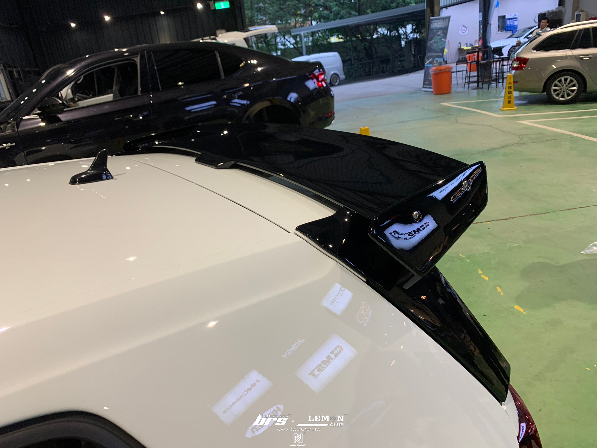 Volkswagen Golf 7.5 安裝 TCR類O尾翼