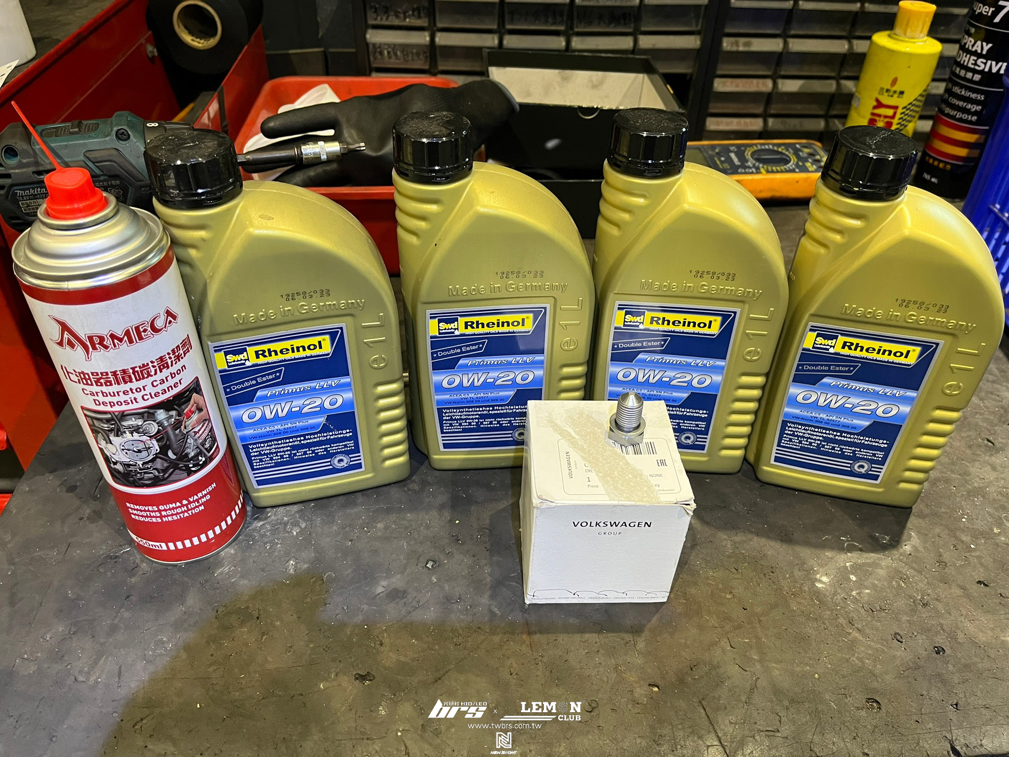 Skoda Octavia 保養(德國Rheinol萊茵機油0W20+原廠機油芯+原廠洩油螺絲+原廠洩油螺絲墊片+MQB外置空氣濾芯)