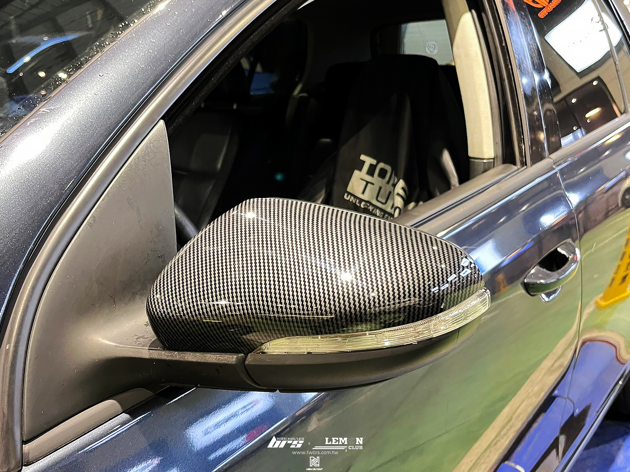 Volkswagen Golf 6 安裝 水轉印碳纖維後視鏡蓋