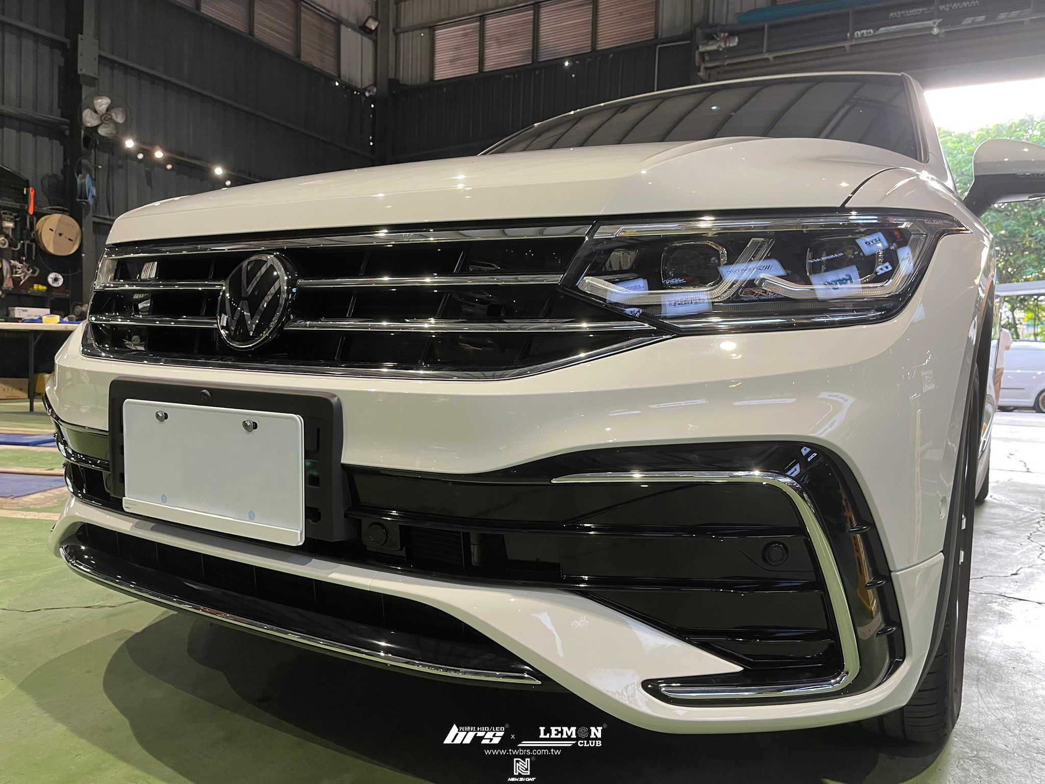 Volkswagen New Tiguan 安裝 21年式R-Line前保桿+R-Line尾翼+環景校正