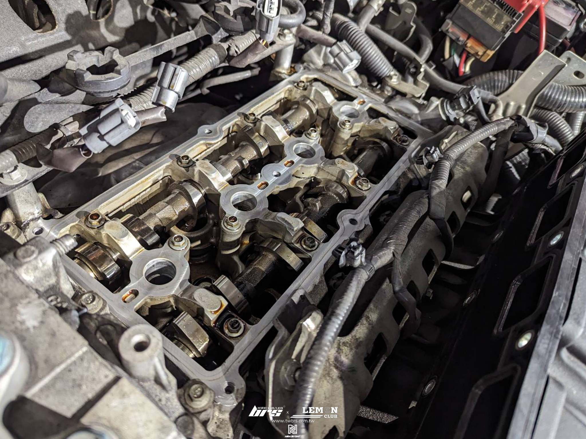 Nissan Sentra 安裝 搖臂蓋墊片