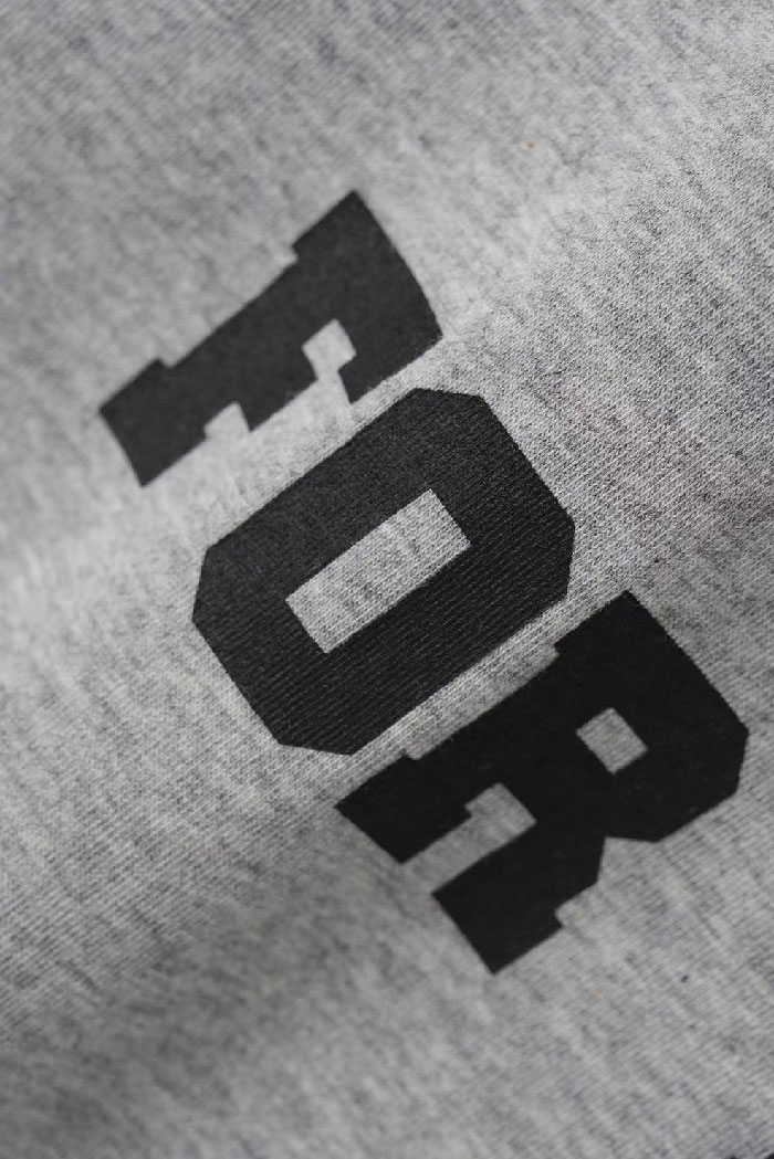 【 Giusto 】領口滾邊簡約印字TEE4