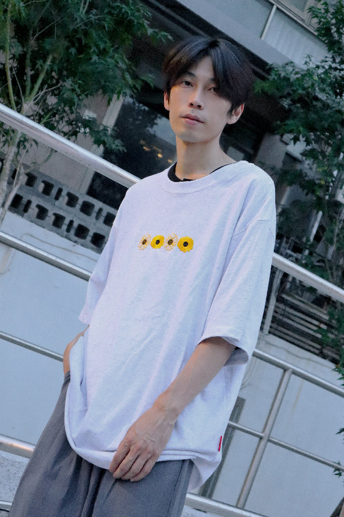 【 Giusto 】雛菊刺繡短袖上衣3