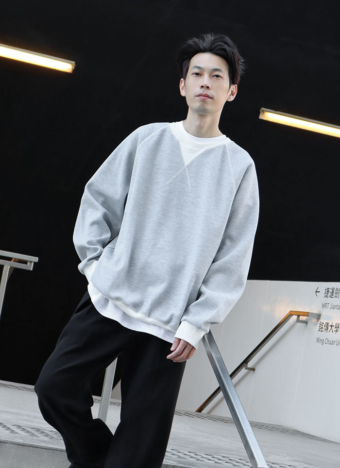 【 Giusto 】領口交叉車線大學T3