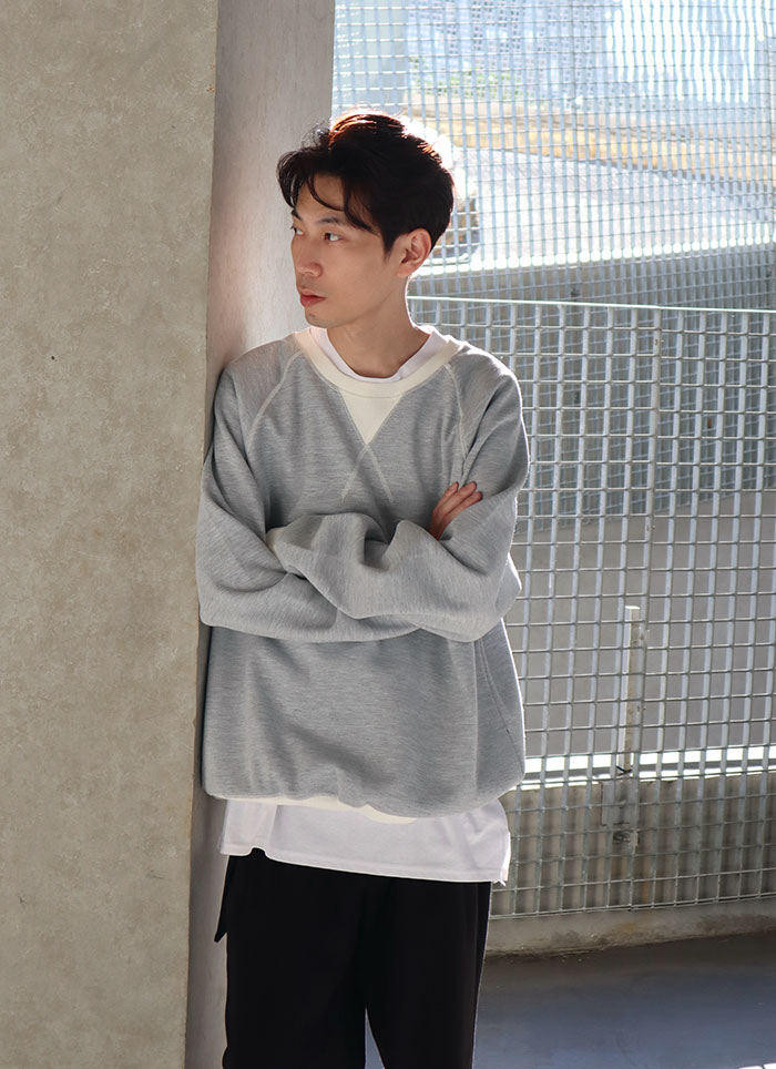 【 Giusto 】領口交叉車線大學T6