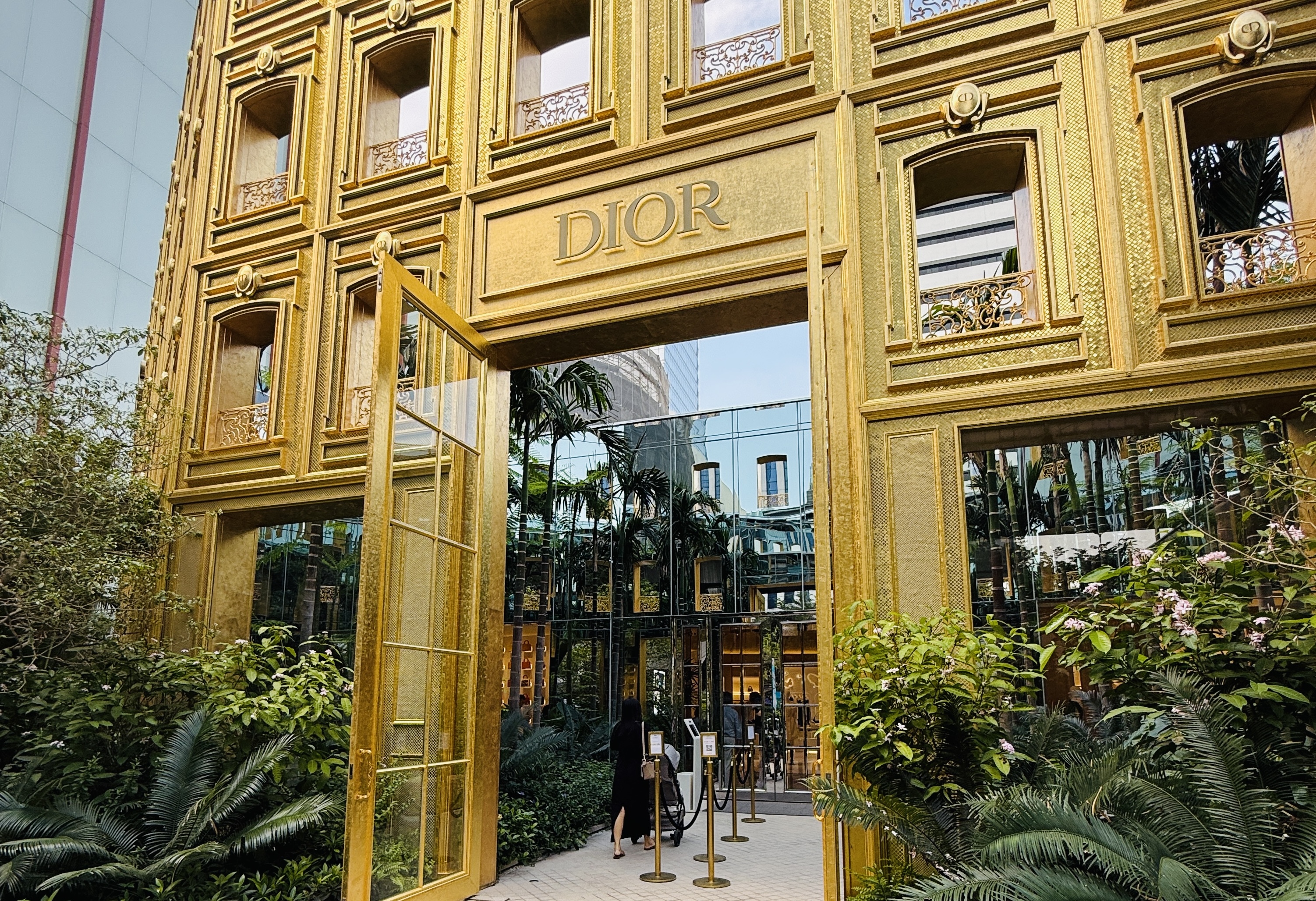 Dior Café 外觀